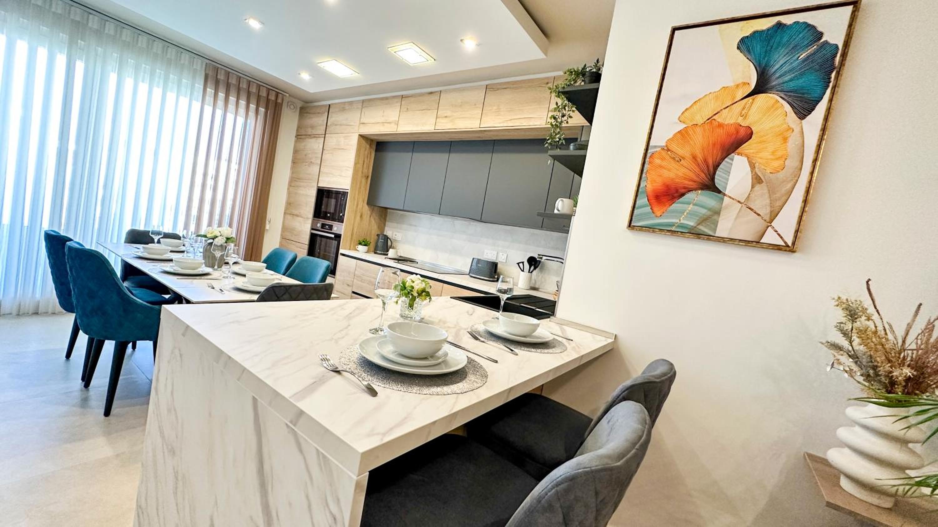 Honeycomb Designer Apartment photo 4