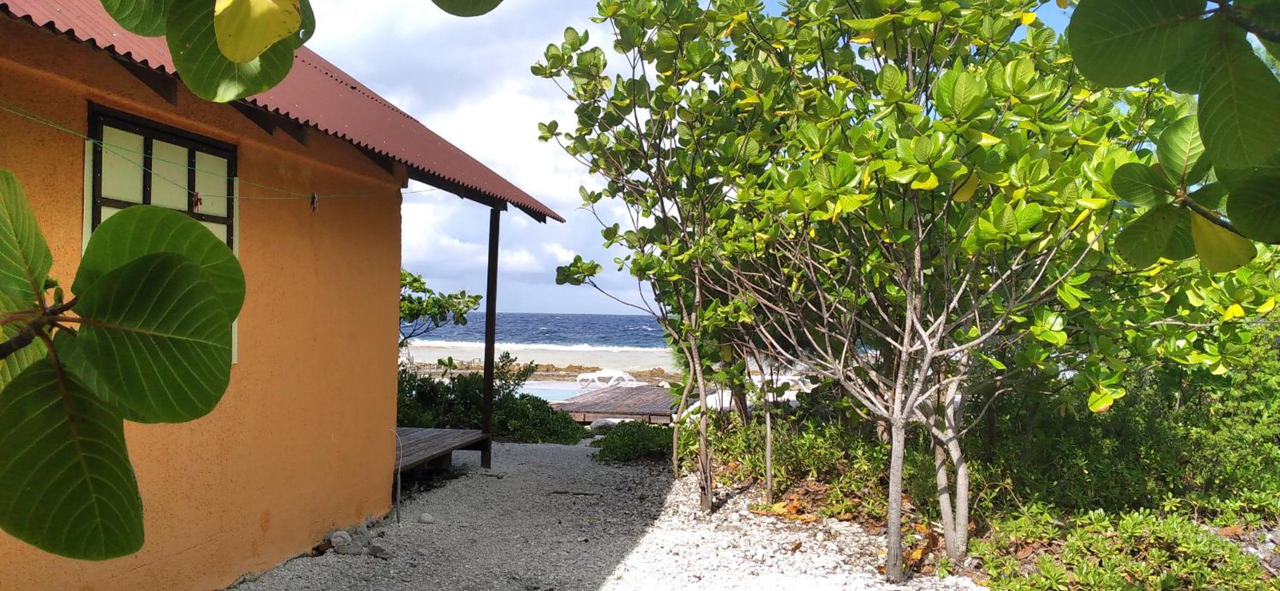 FAKARAVA - Teariki Lodge 1 view 4