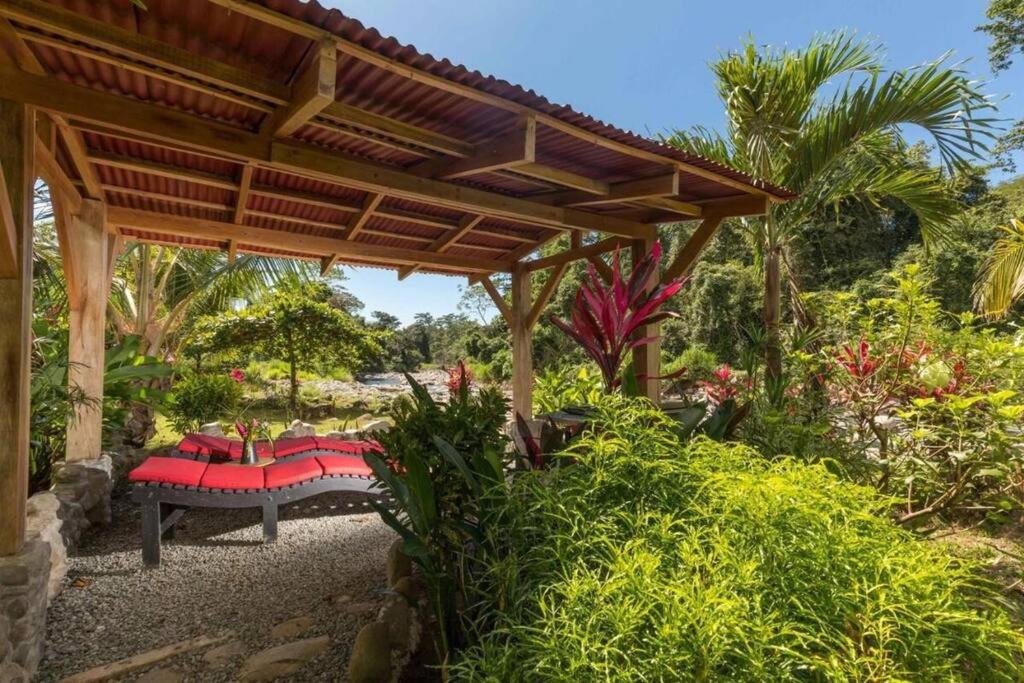 Sloth Premium Riverfront Jungle Villa with Jacuzzi and Pool