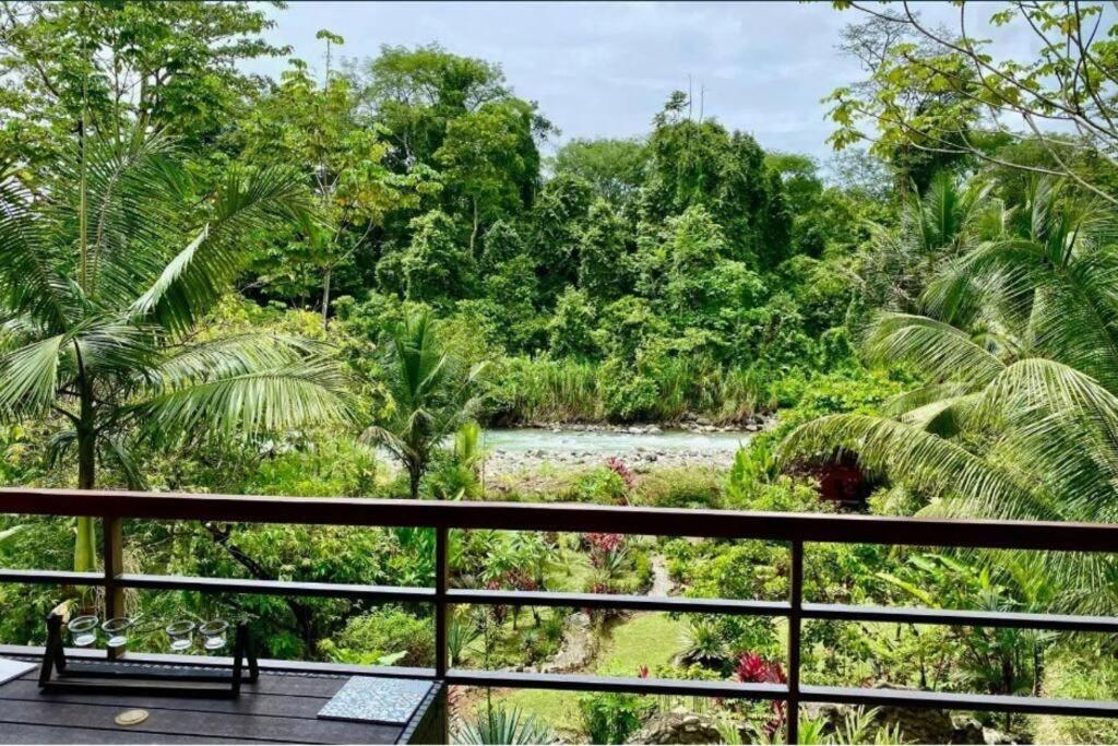Sloth Premium Riverfront Jungle Villa with Jacuzzi and Pool