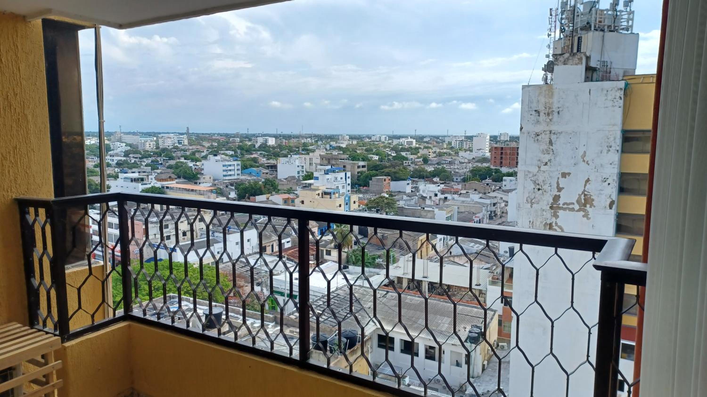 RH04 Espectacular apto edificio frente a la playa, 2 habitaciones, bien iluminado y espacioso - Property Image 2