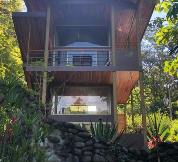 Sloth Premium Riverfront Jungle Villa with Jacuzzi and Pool