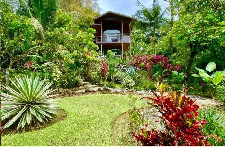 Sloth Premium Riverfront Jungle Villa with Jacuzzi and Pool