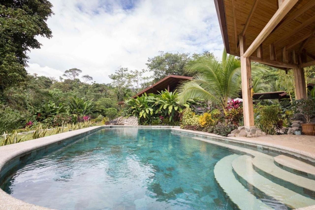 Sloth Premium Riverfront Jungle Villa with Jacuzzi and Pool