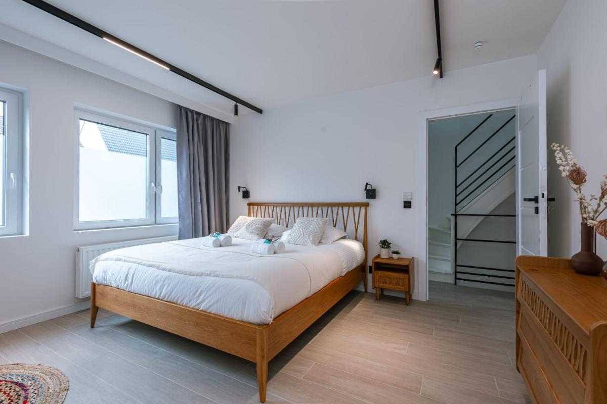 Beautiful modern holiday house with private garden