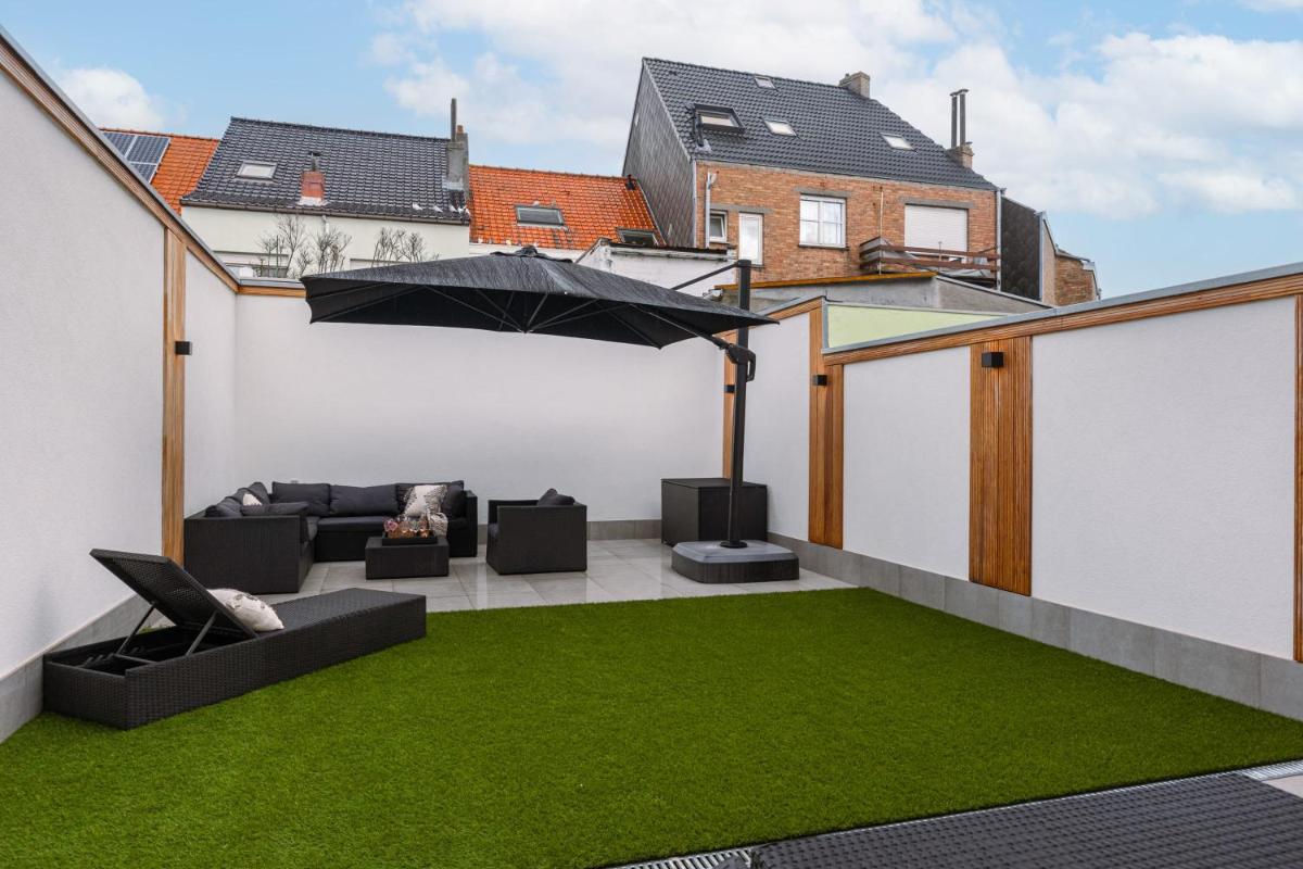Beautiful modern holiday house with private garden