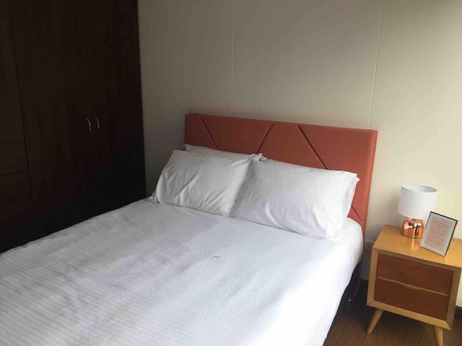 Apartamento con terraza privada- Clinica Reina Sofía