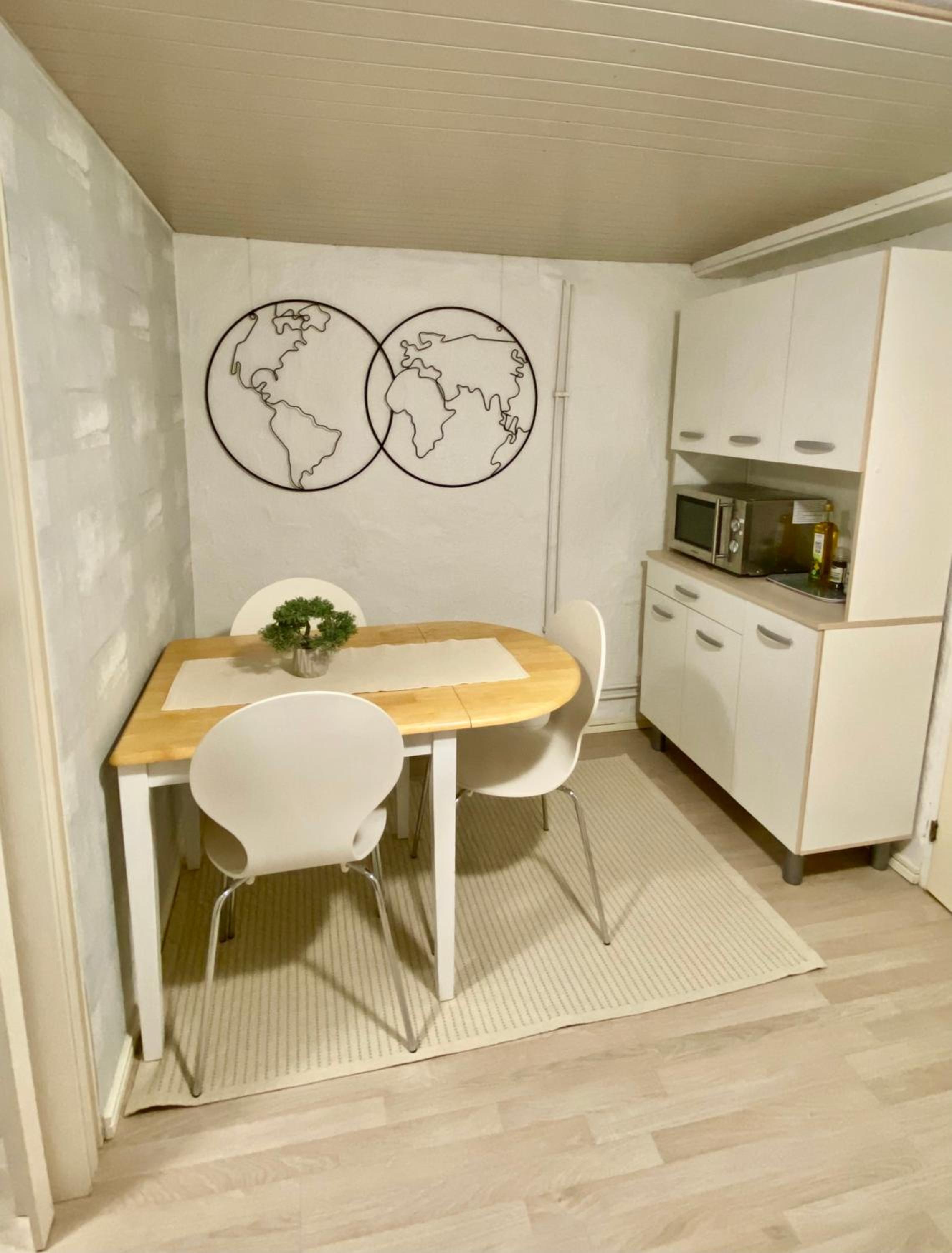 Lower floor of 50 sqm in nice villa with parking