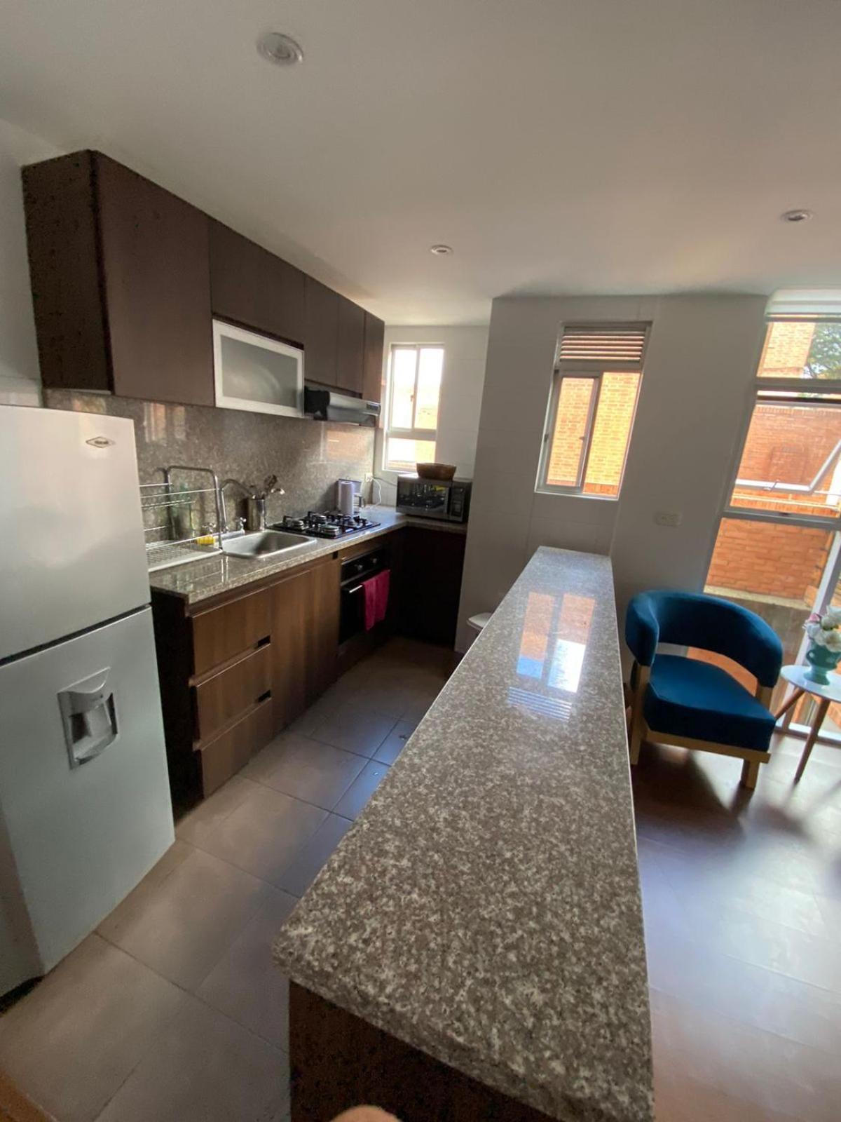 Apartamento con terraza privada- Clinica Reina Sofía