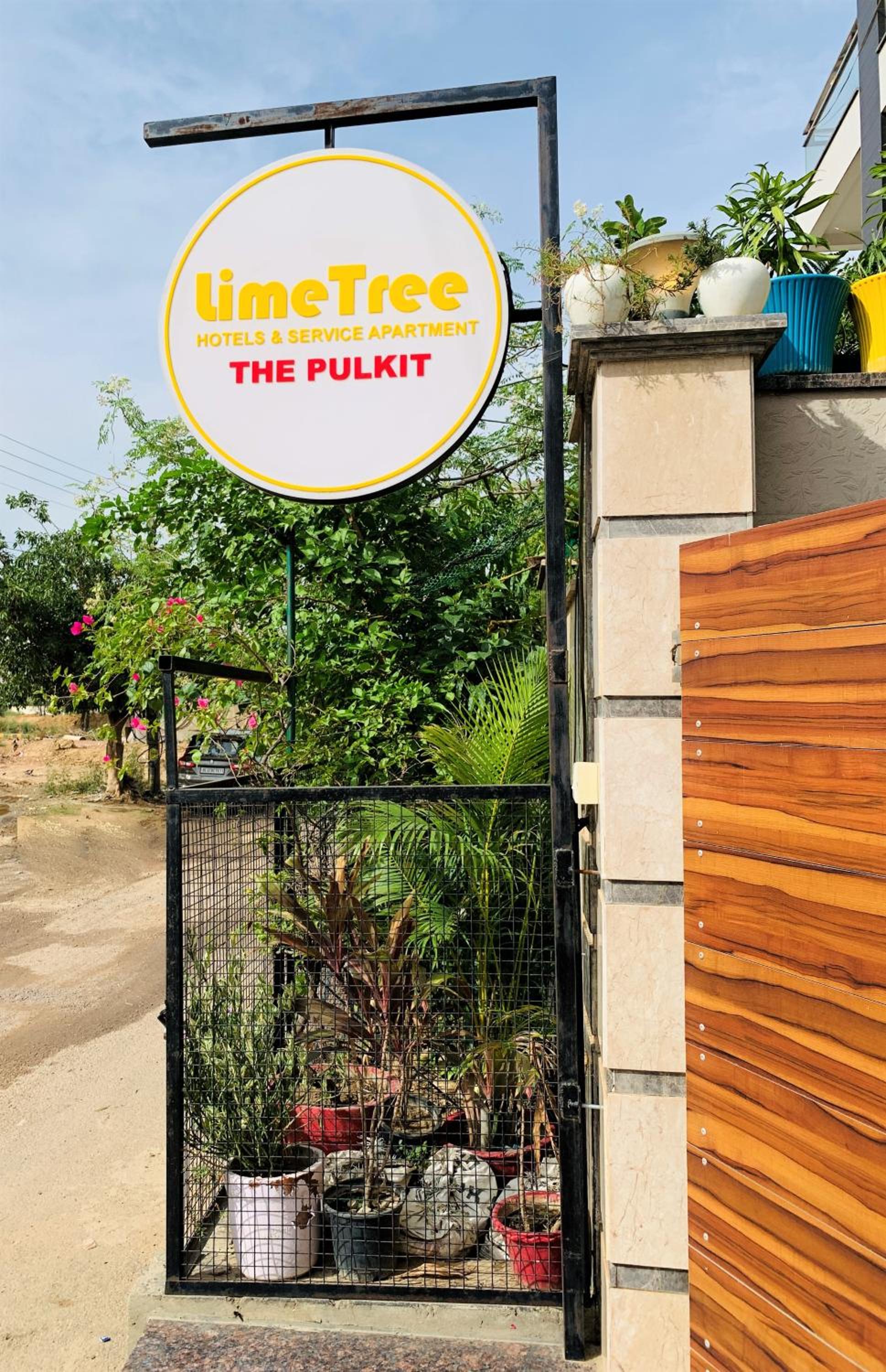 Lime Tree Hotel Pulkit Gurgaon-Artemis Hospital, Nearest Metro Huda City Centre view 3
