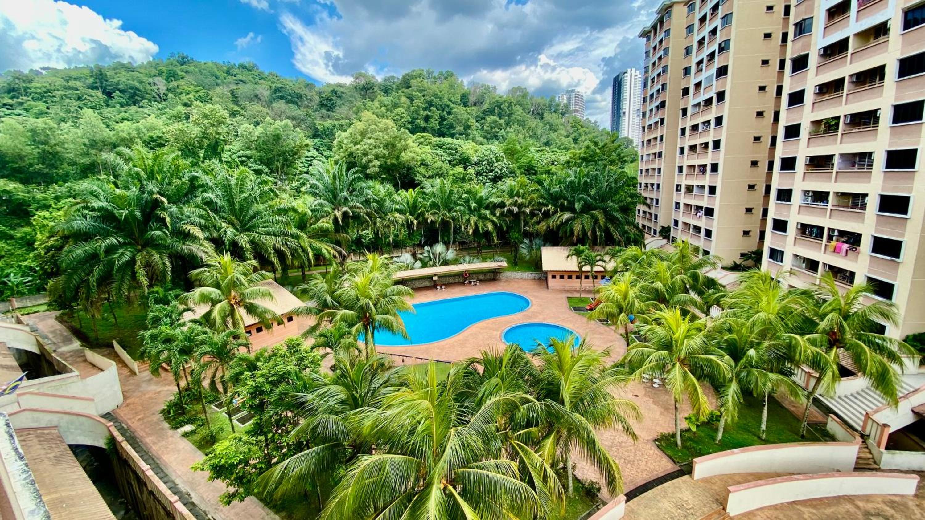 Putravilla Condominium Lovely & Spacious with Public Pool photo 2