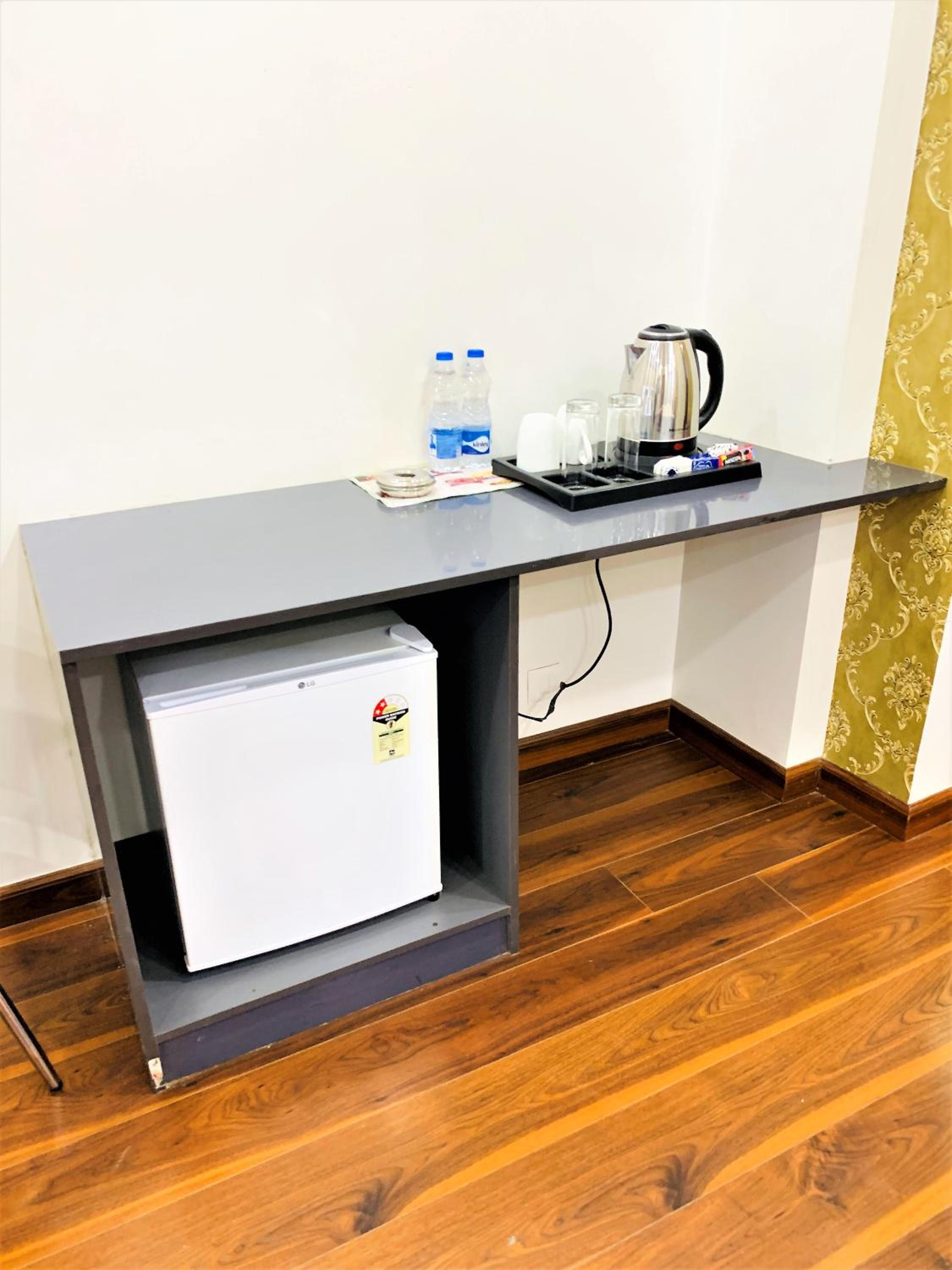 Lime Tree Hotel Pulkit Gurgaon-Artemis Hospital, Nearest Metro Huda City Centre view 2