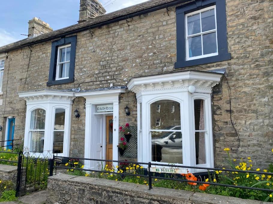 Reeth, Yorkshire, walking & cycling routes