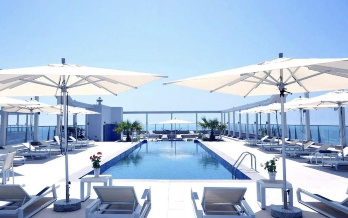 Summer By The Sea Ultra Luxe 1 bedroom Apartment with a private beach - Al Marjan Island