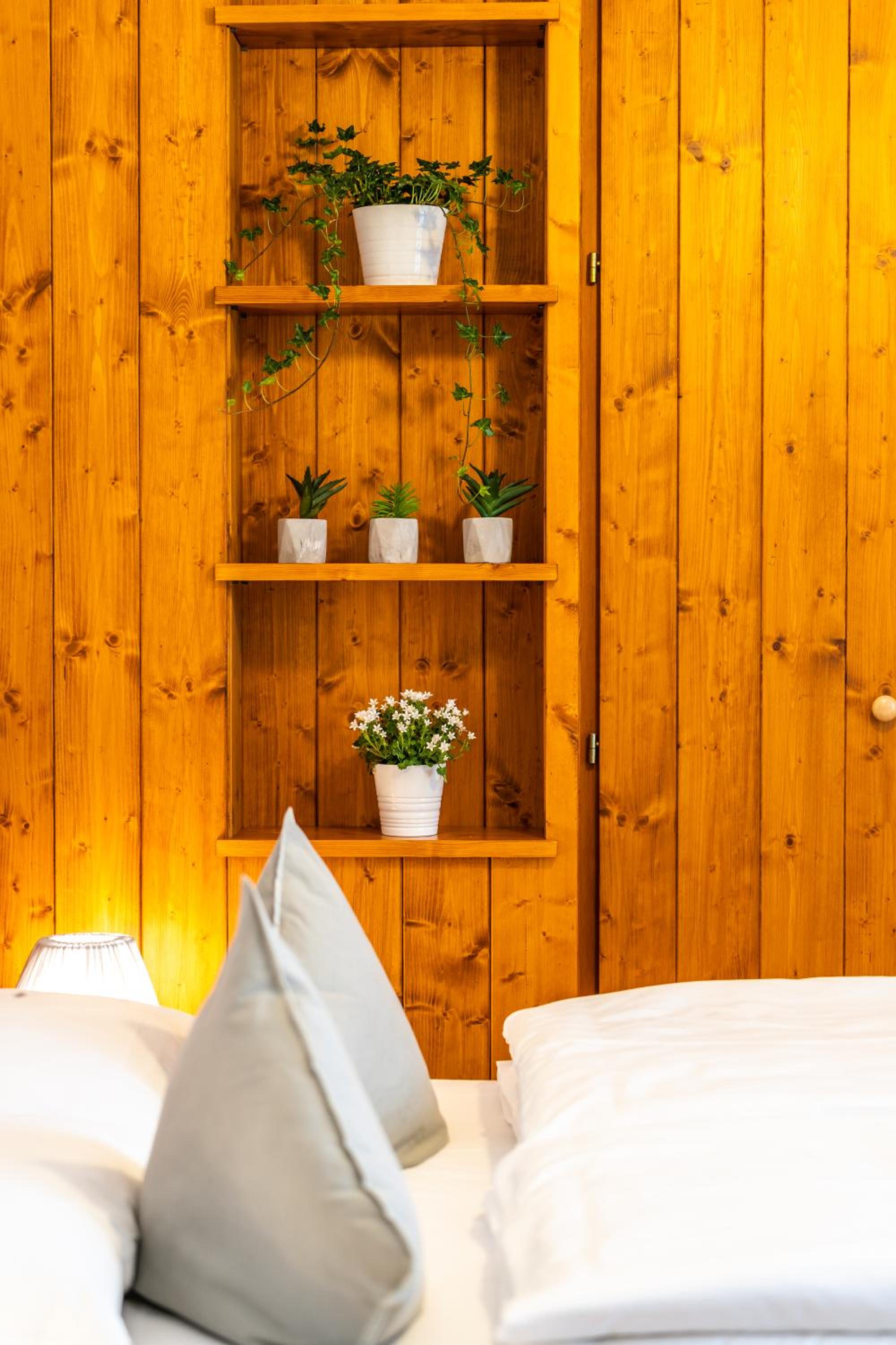 Sleep In Venzone en Venzone — bedroom