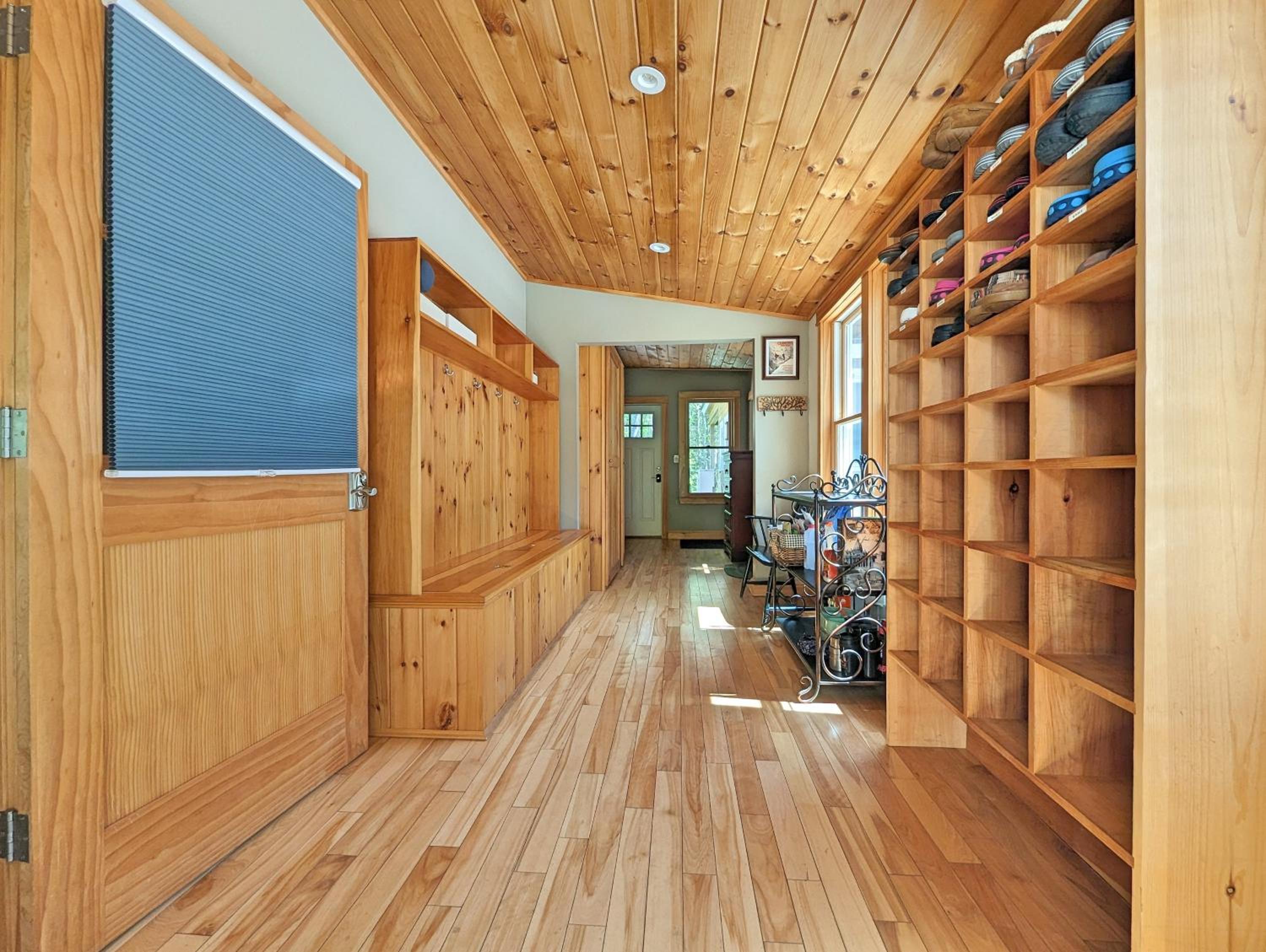 Waterfront Private Apartment, 5 minutes from LLBean! view 4