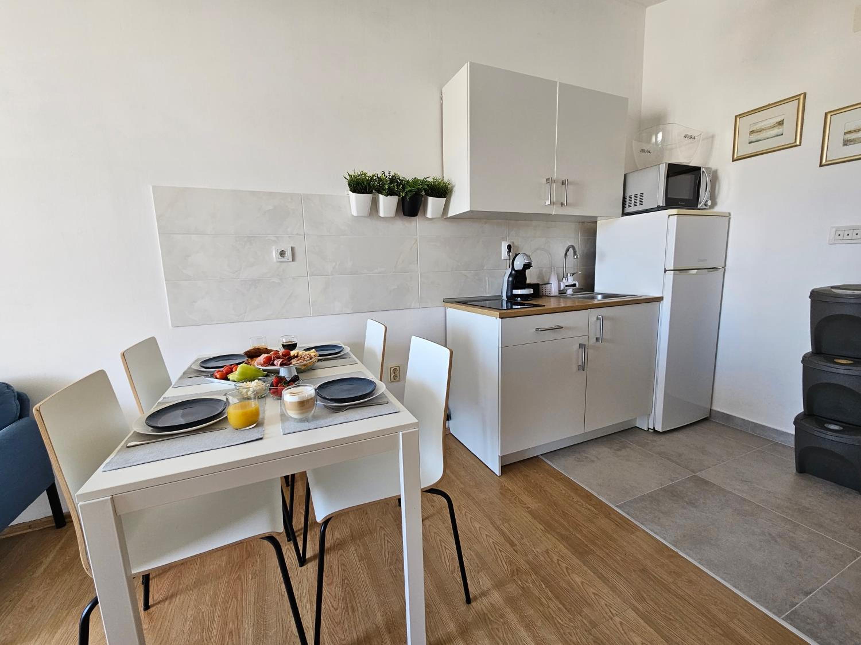 Studio apartment PEGGY view 3