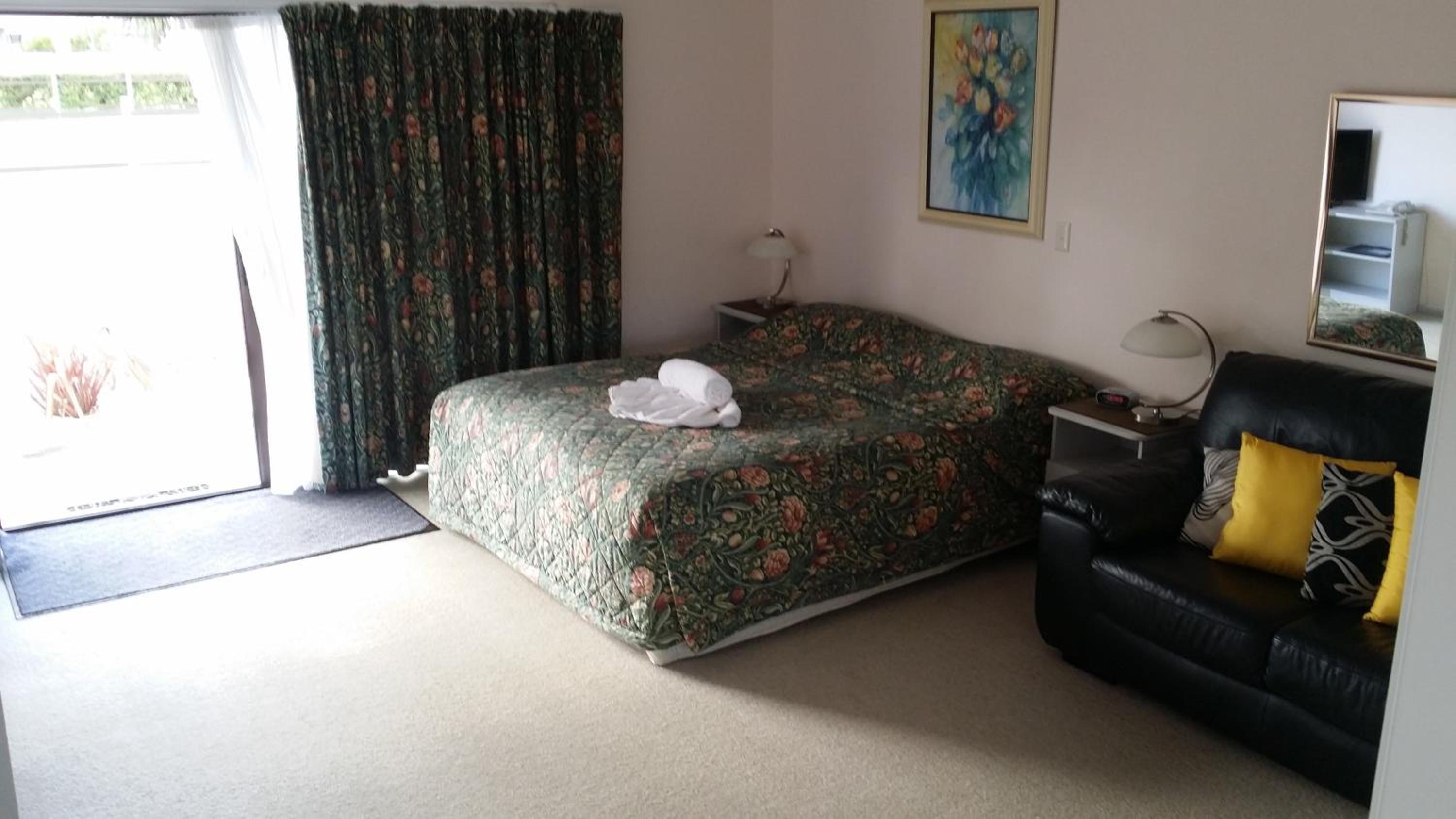 Norfolk Motel & Campervan Park view 4