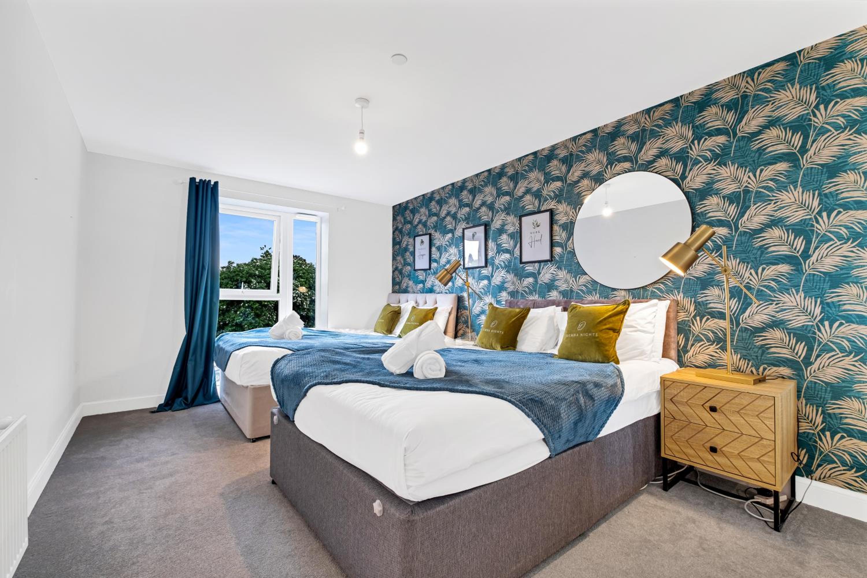 Spacious 4 Bed 2 Bath Apartment with Free Gated Parking view 2