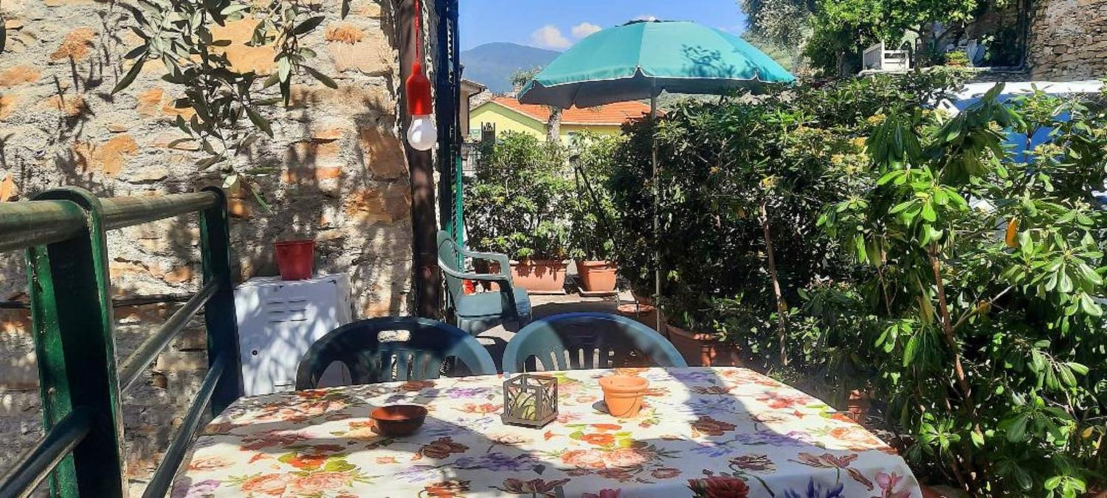 Antica casa in pietra vista mare view 5