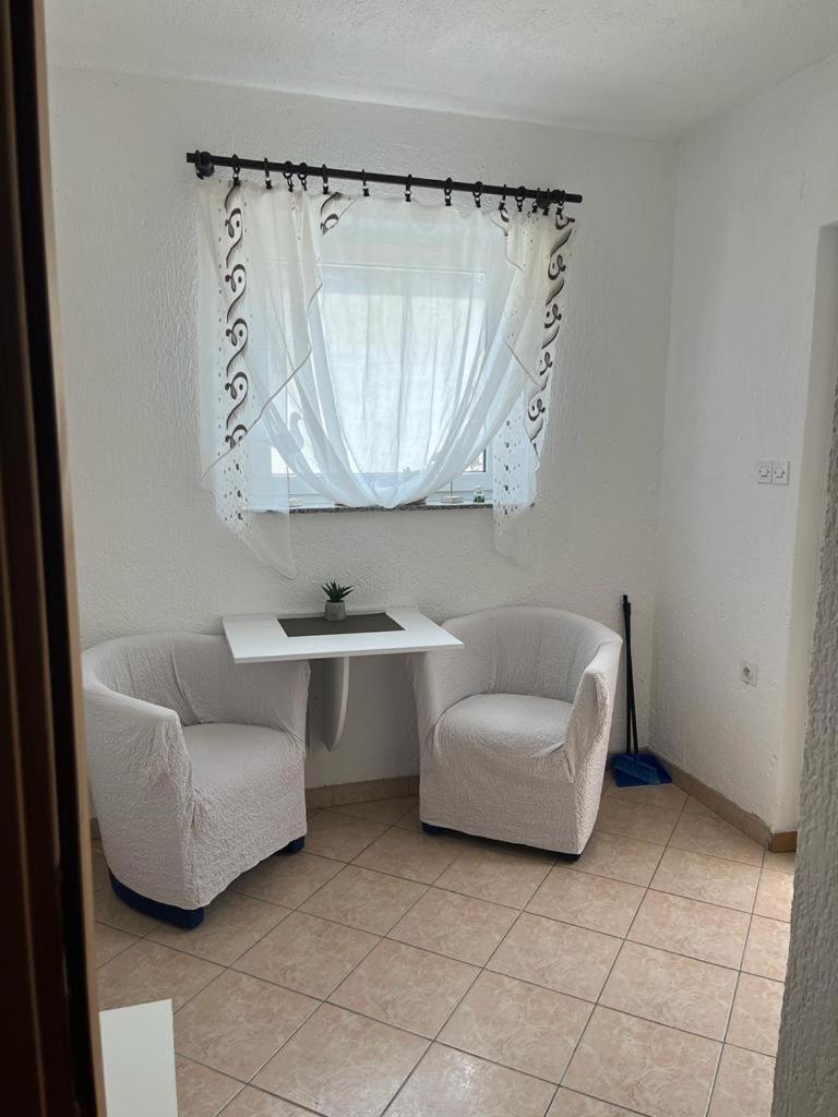 Rooms Verda en Senj — hotel room