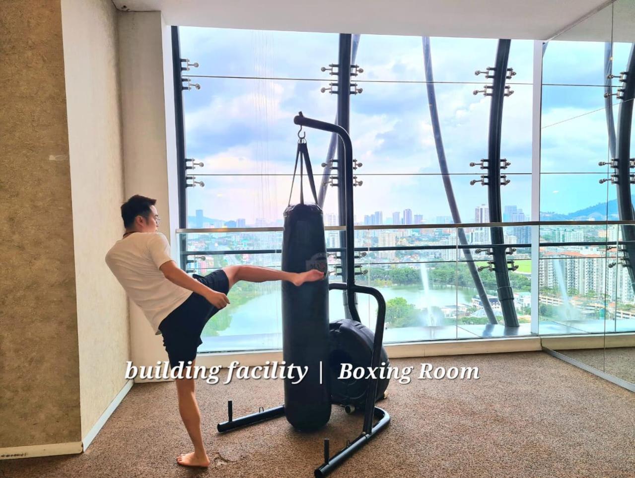 M city service suite KLCC