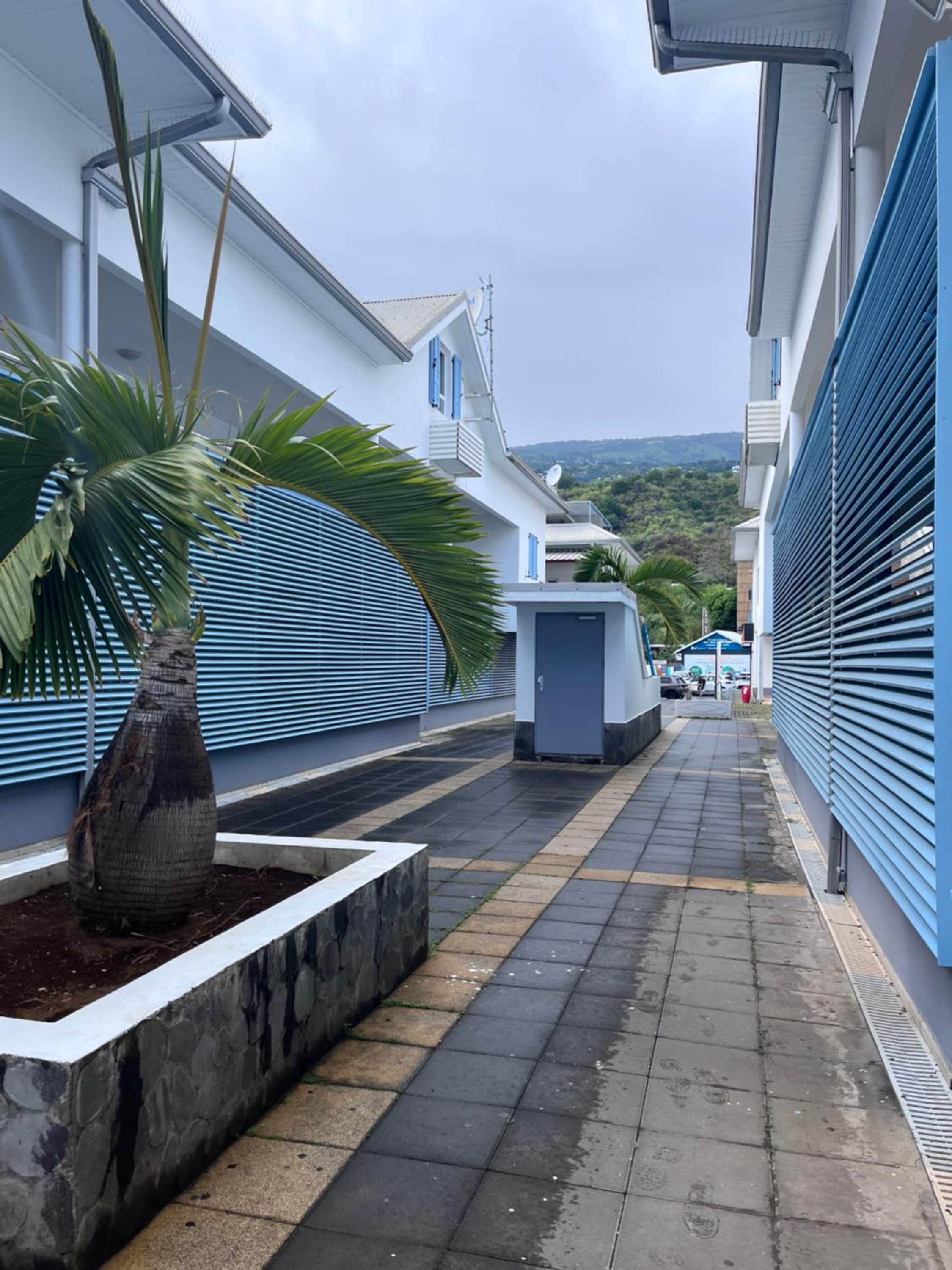 Saint-leu Réunion centre ville T3 Duplex meublé view 3