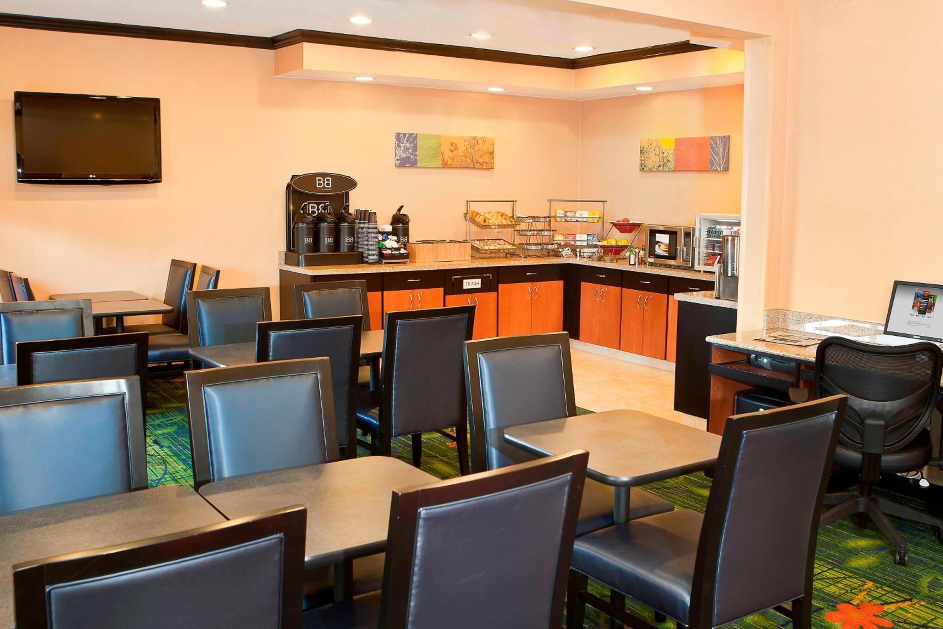 Forsyth Vacations - Fairfield Inn by Marriott Forsyth Decatur - Property Image 6