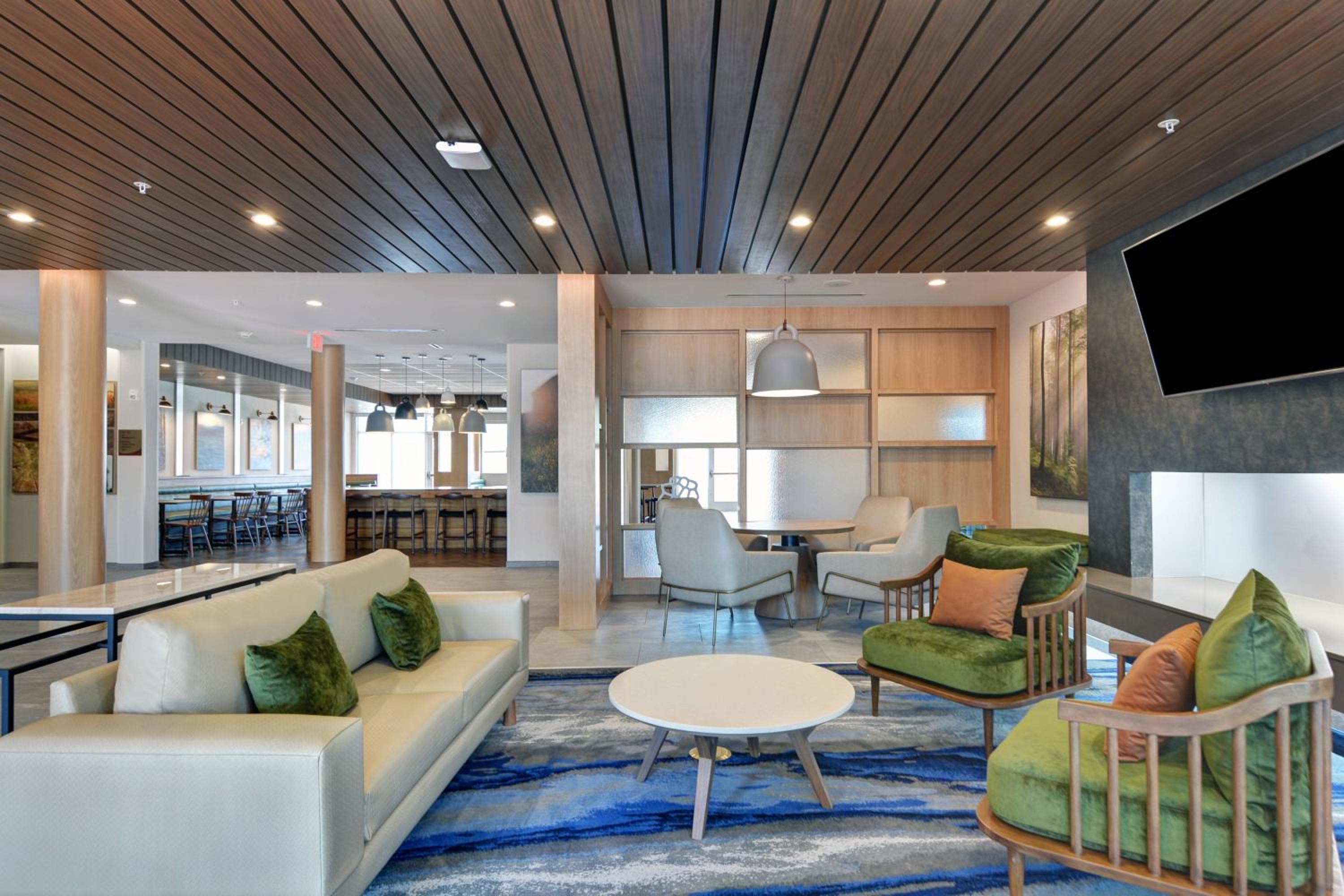 Webster Vacations - Fairfield Inn  Suites by Marriott Houston NASA/Webster - Property Image 1