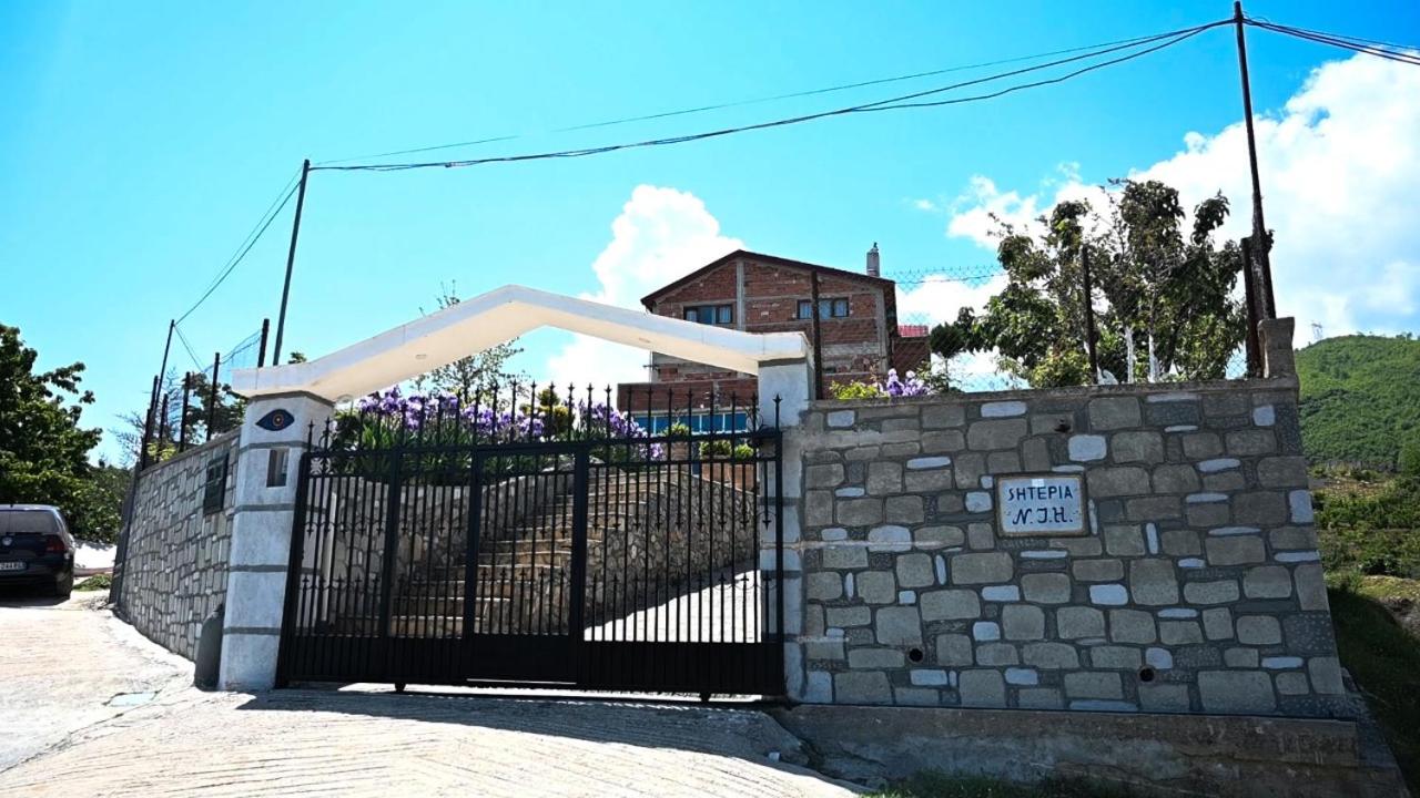 Vila Topalli