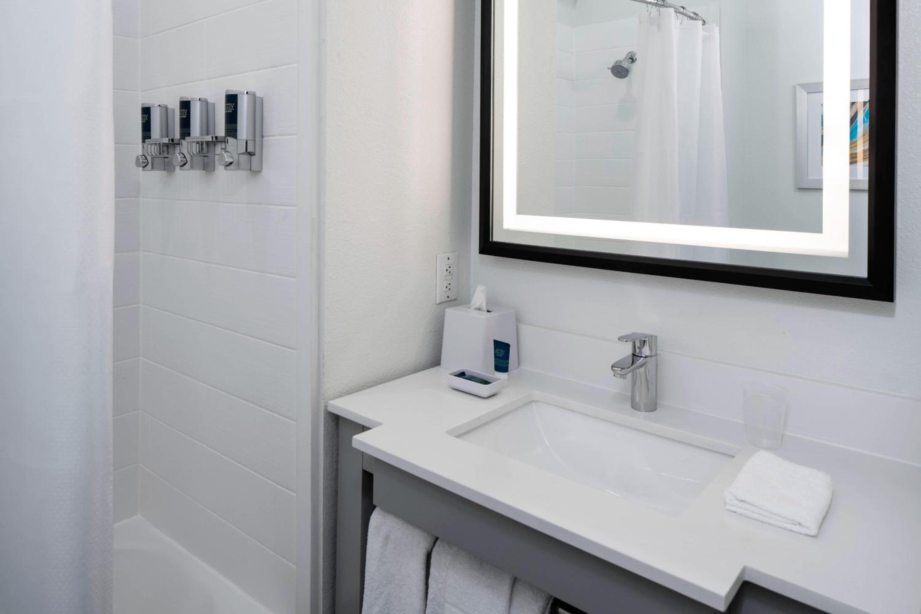 Four Points by Sheraton Dallas Arlington Entertainment District