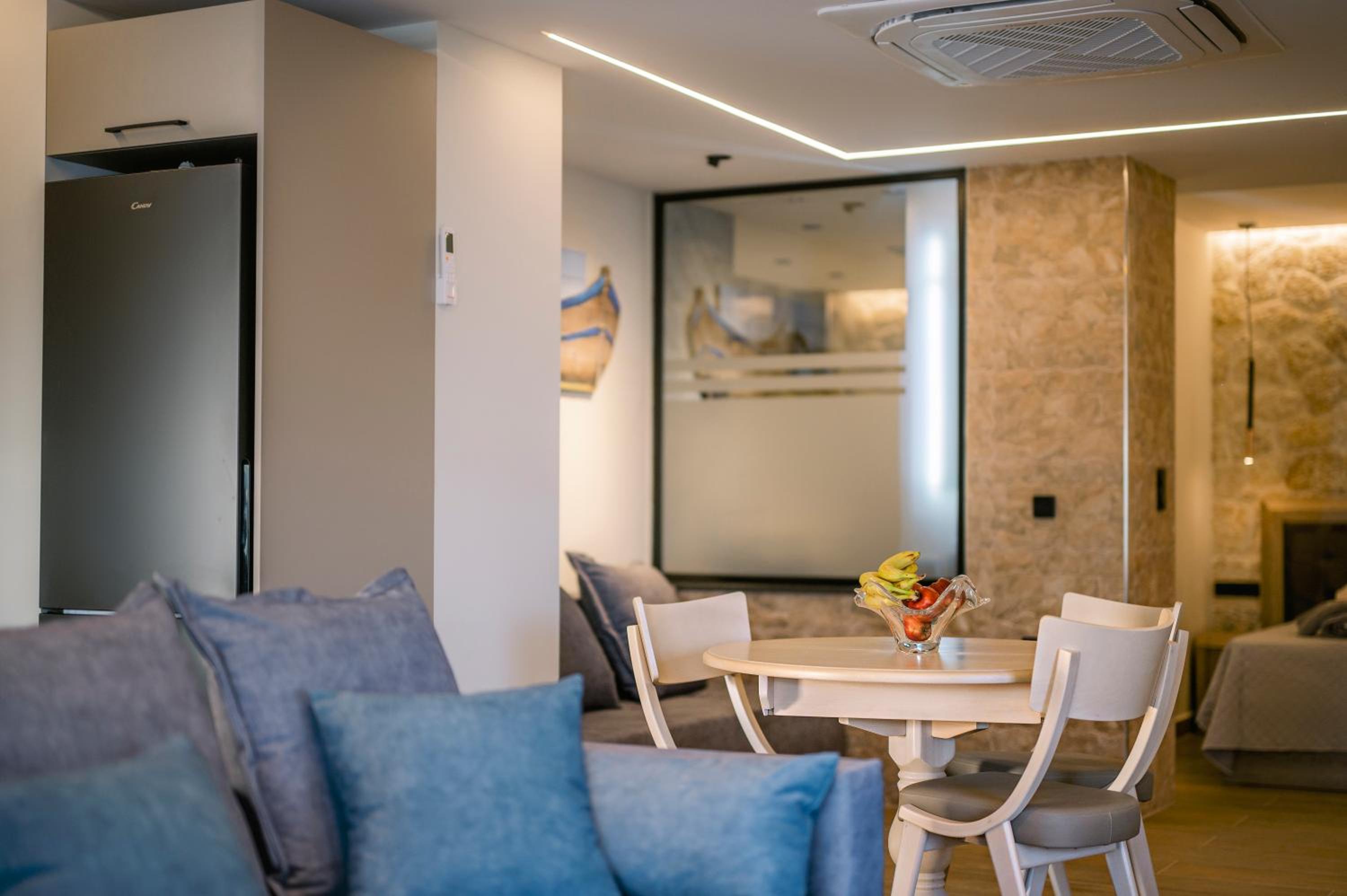 Black Rocks Luxury Seafront Beach Suite view 3
