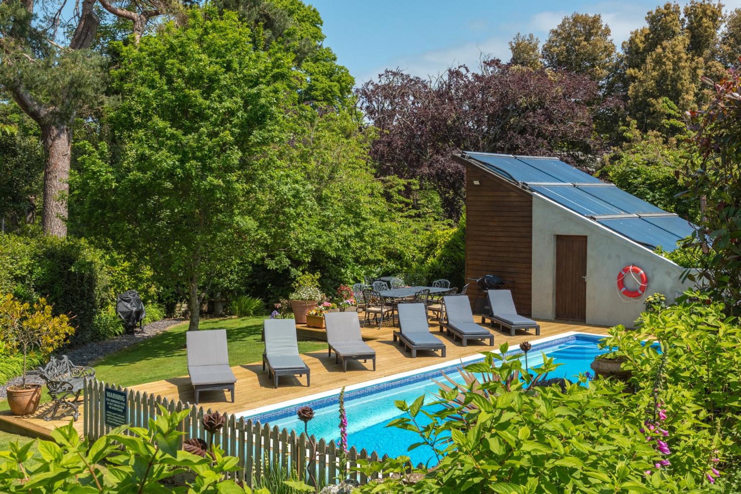 Luccombe Villa Holiday Apartments