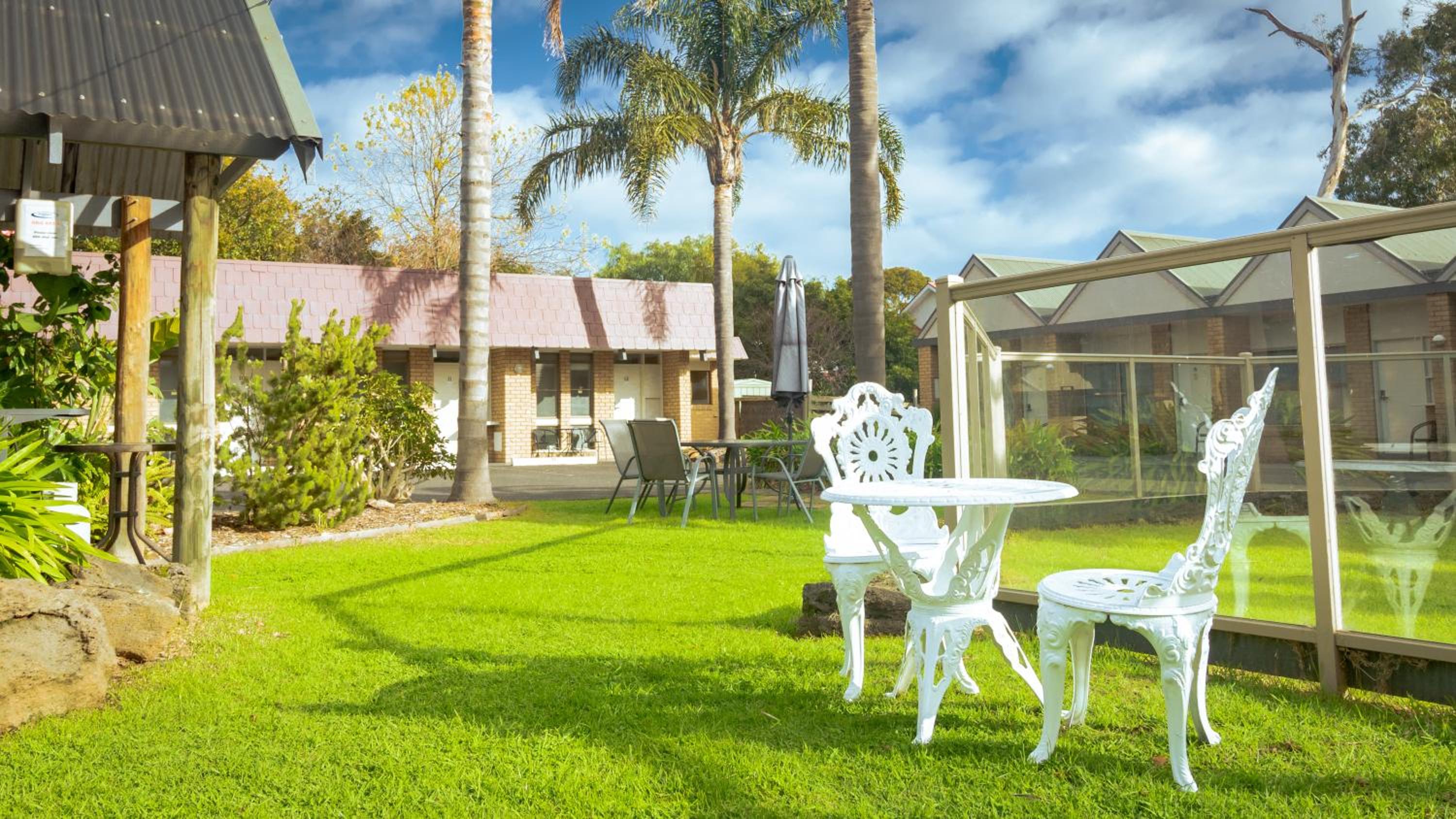 Tropicana Motor Inn