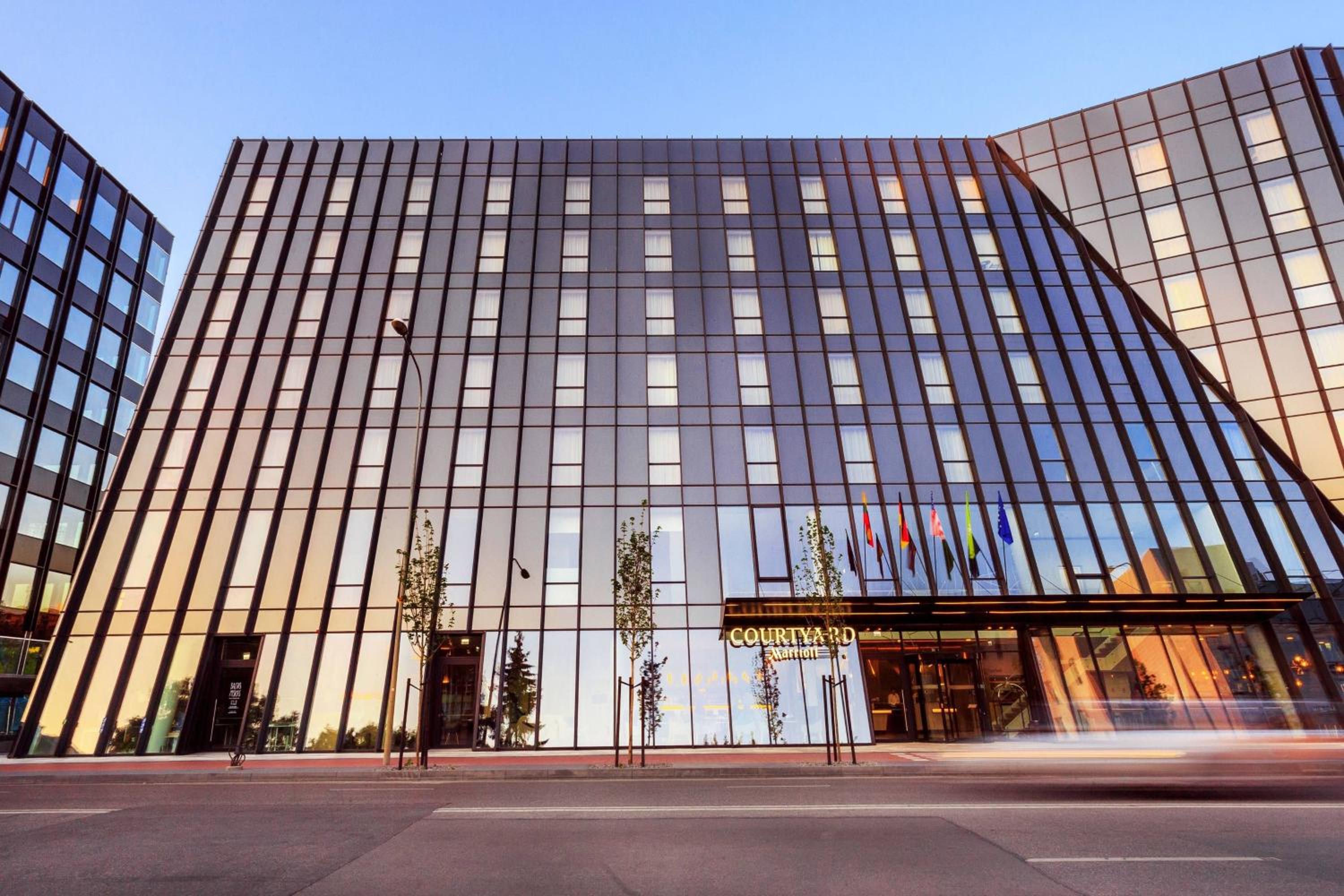 Hotel Courtyard by Marriott Vilnius City Center - Image 1