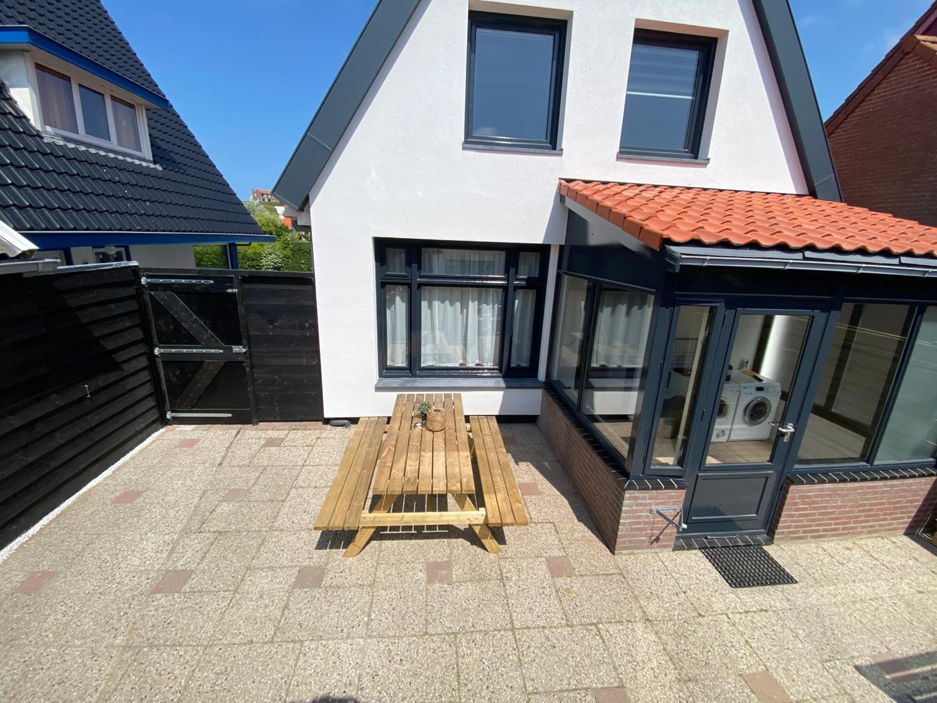 The island life beach house 1 view 3