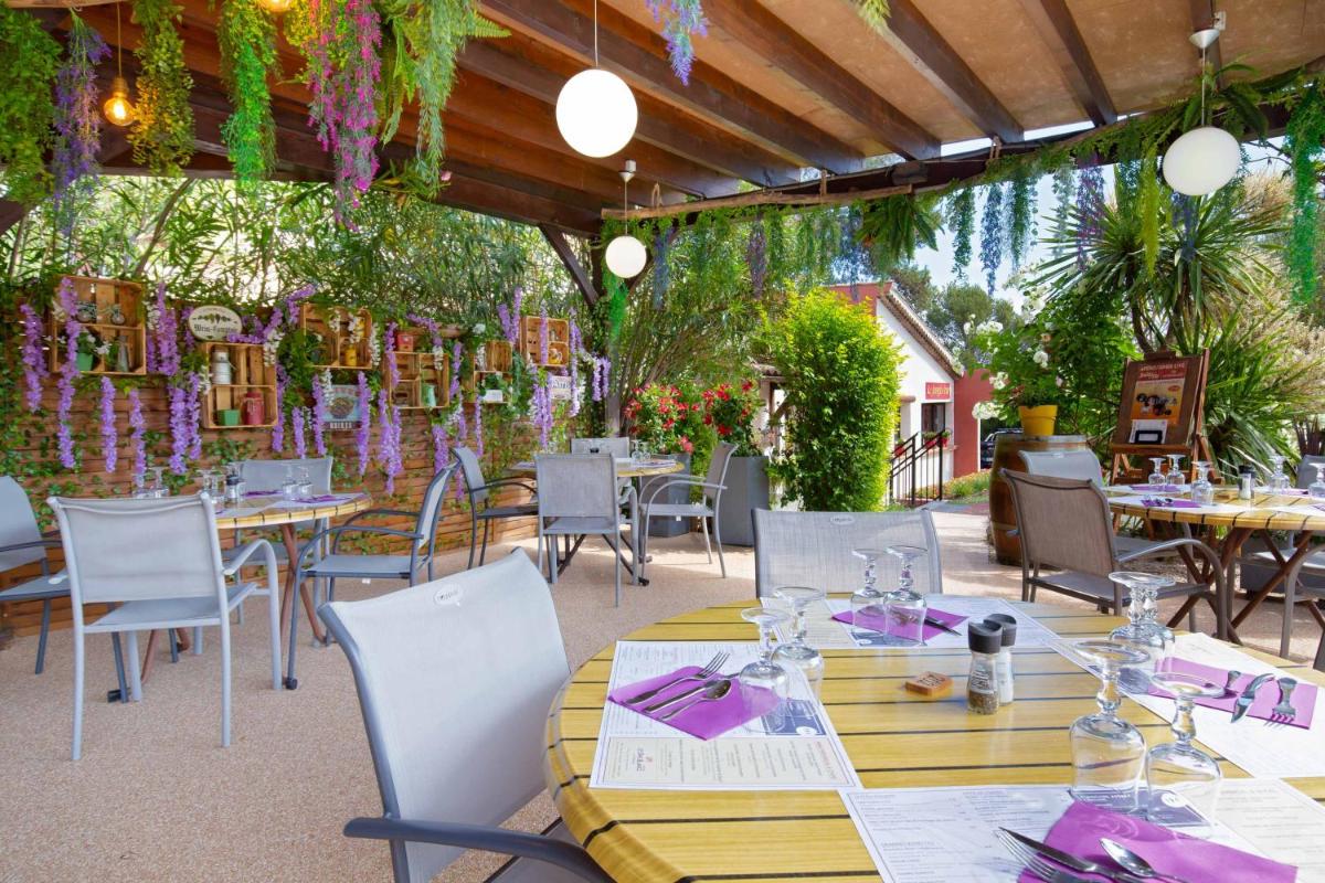 restaurant