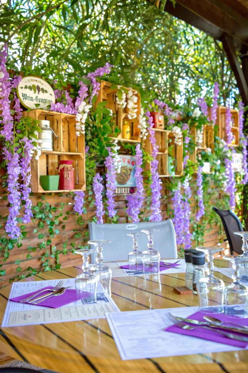 restaurant