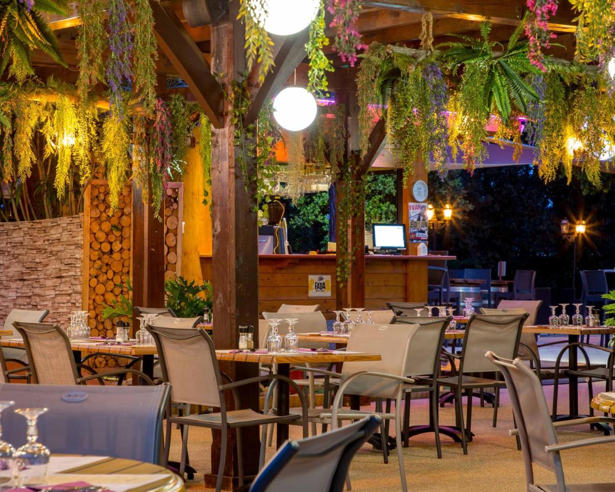 restaurant