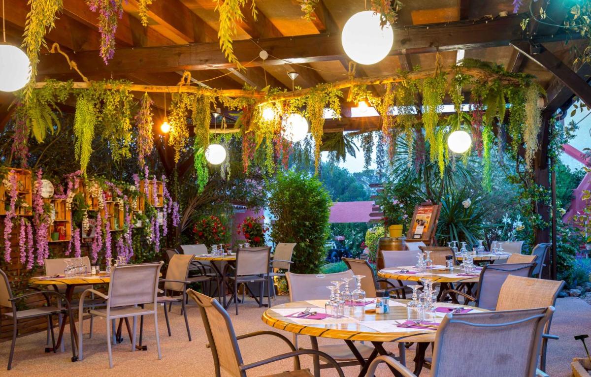 restaurant
