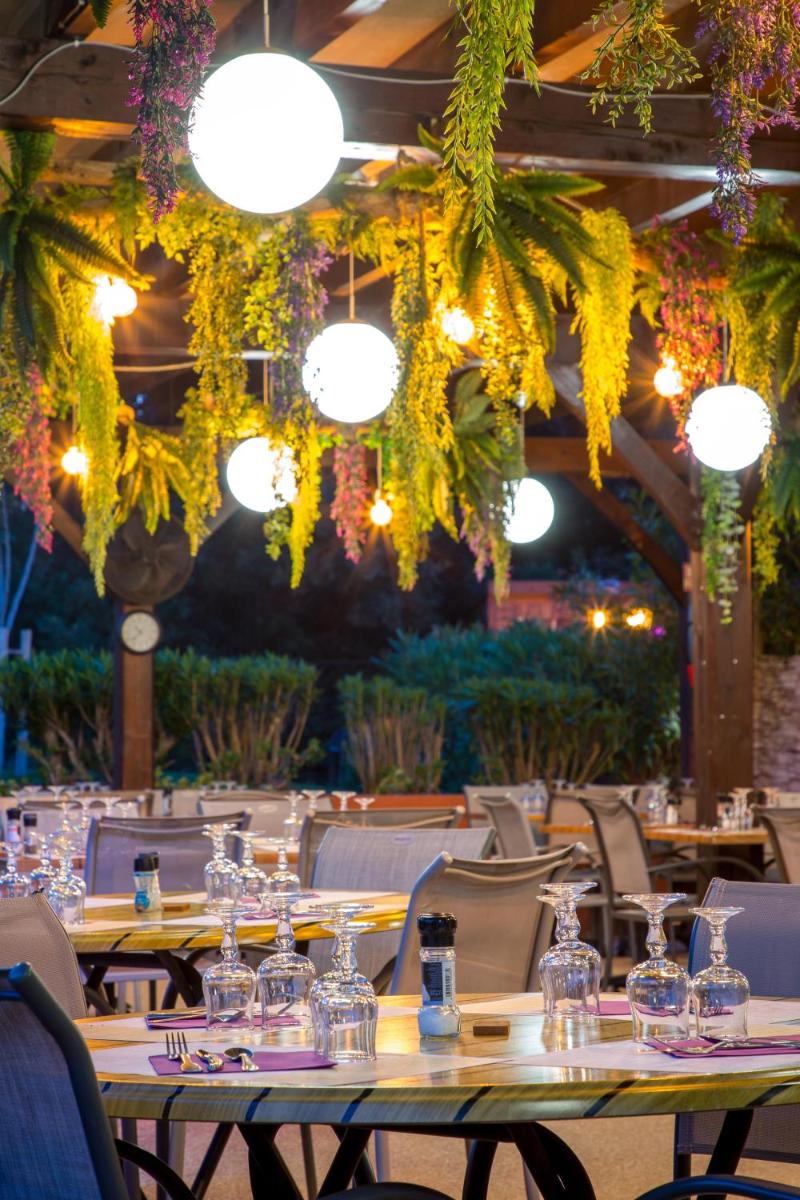 restaurant