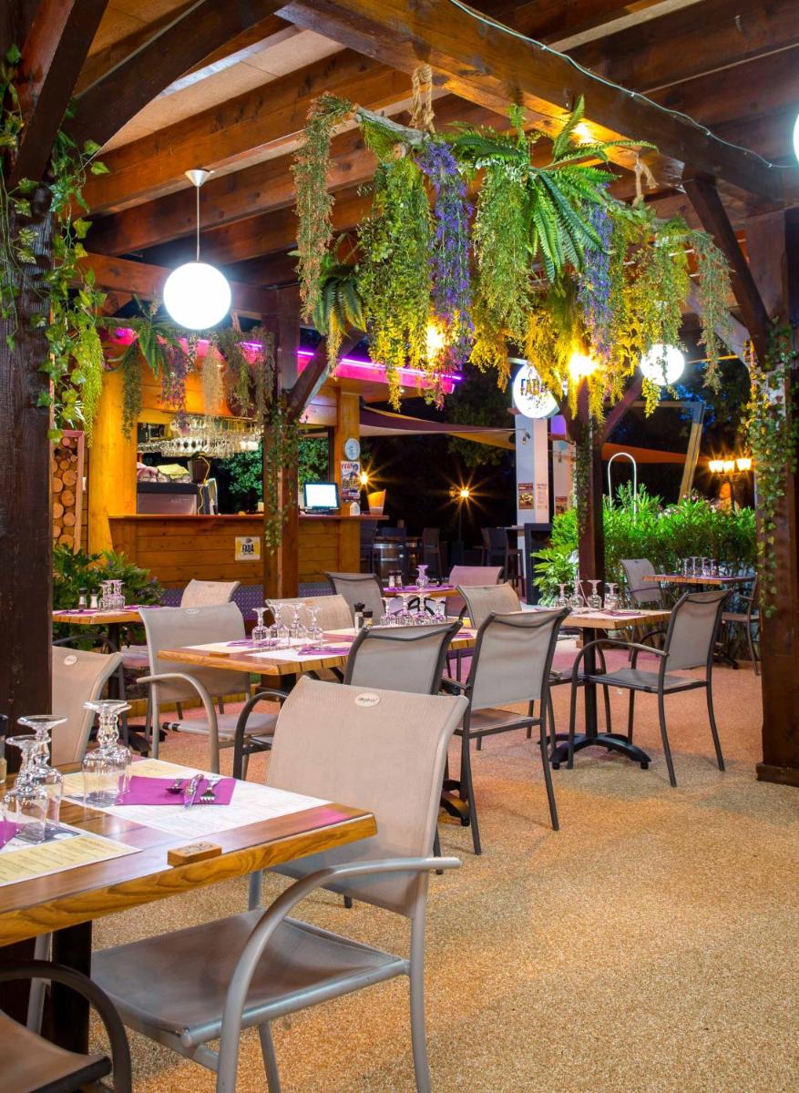 restaurant