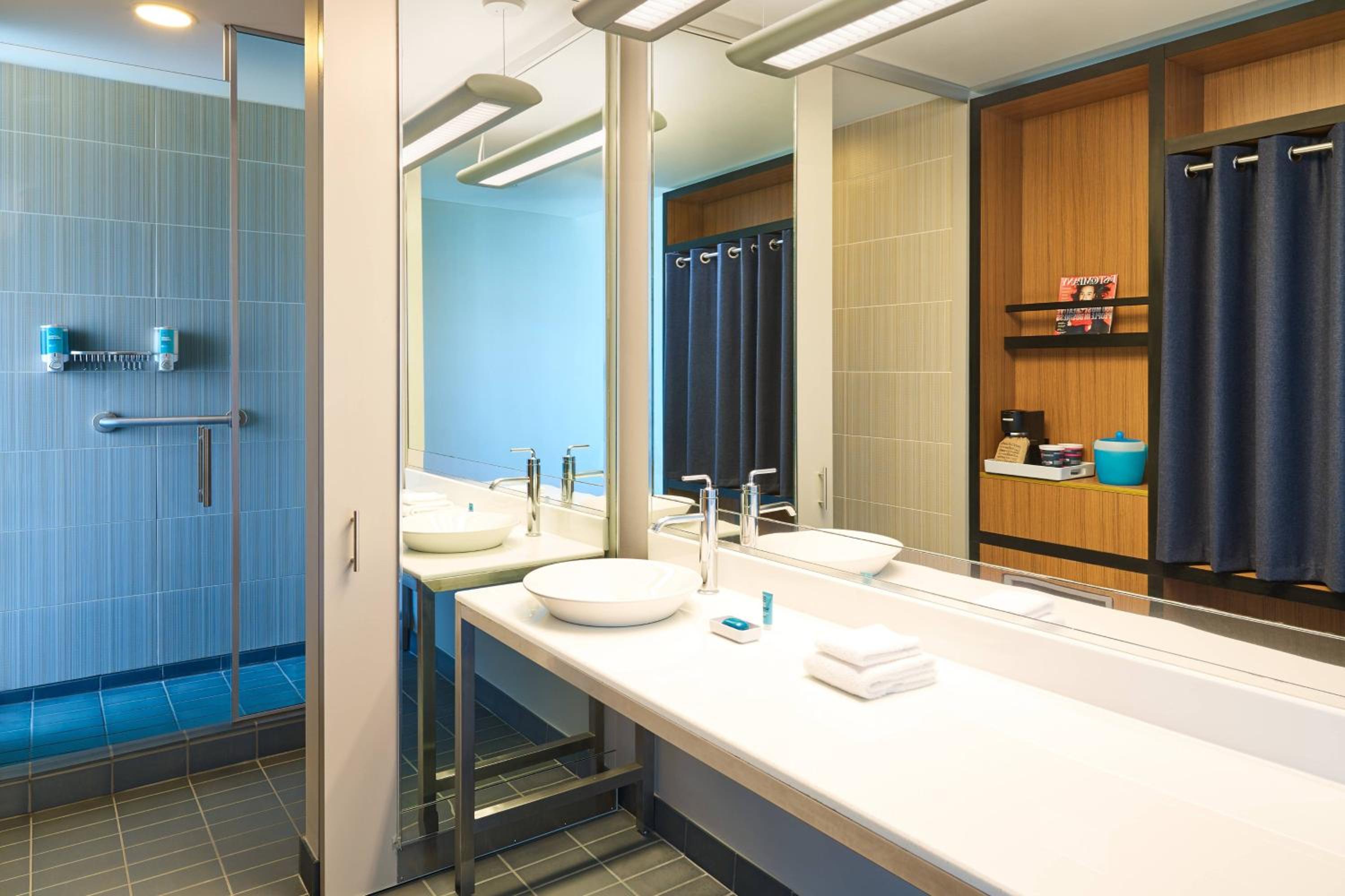 Summit County Vacations - Aloft Hotel Frisco - Property Image 7