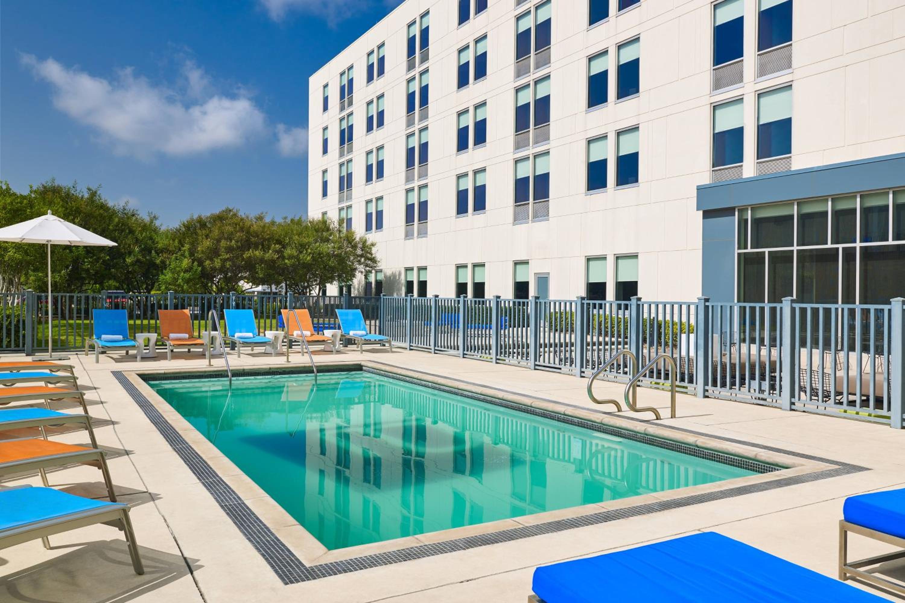 Summit County Vacations - Aloft Hotel Frisco - Property Image 2