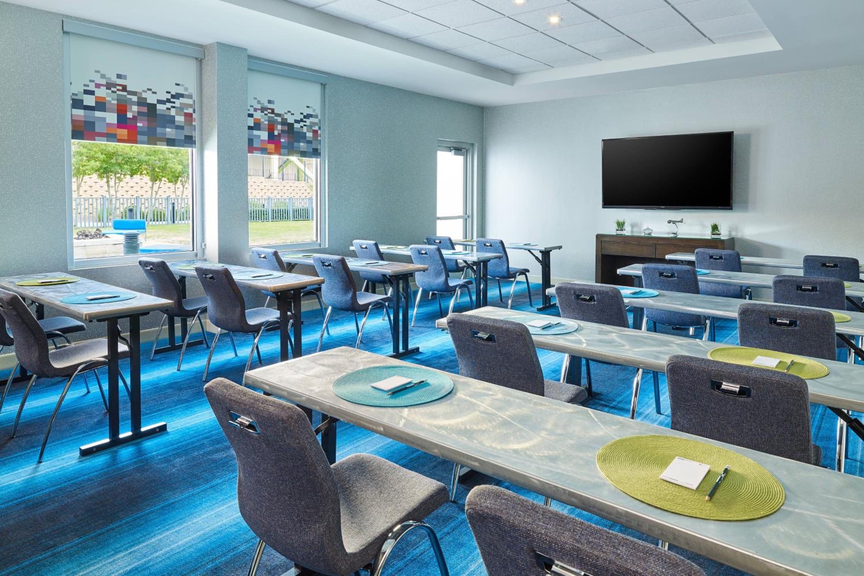 Summit County Vacations - Aloft Hotel Frisco - Property Image 17