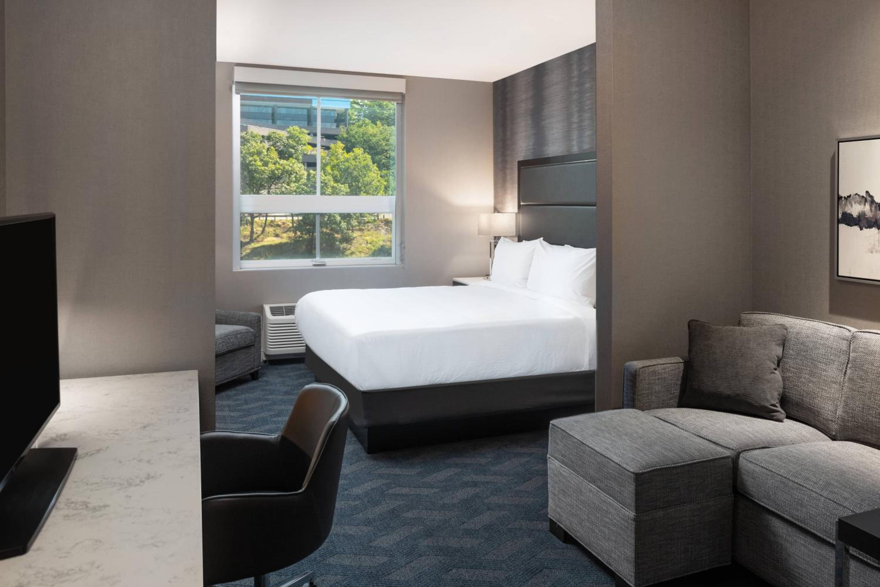 Fairfield Inn  Suites by Marriott Boston Waltham - Property Image 4
