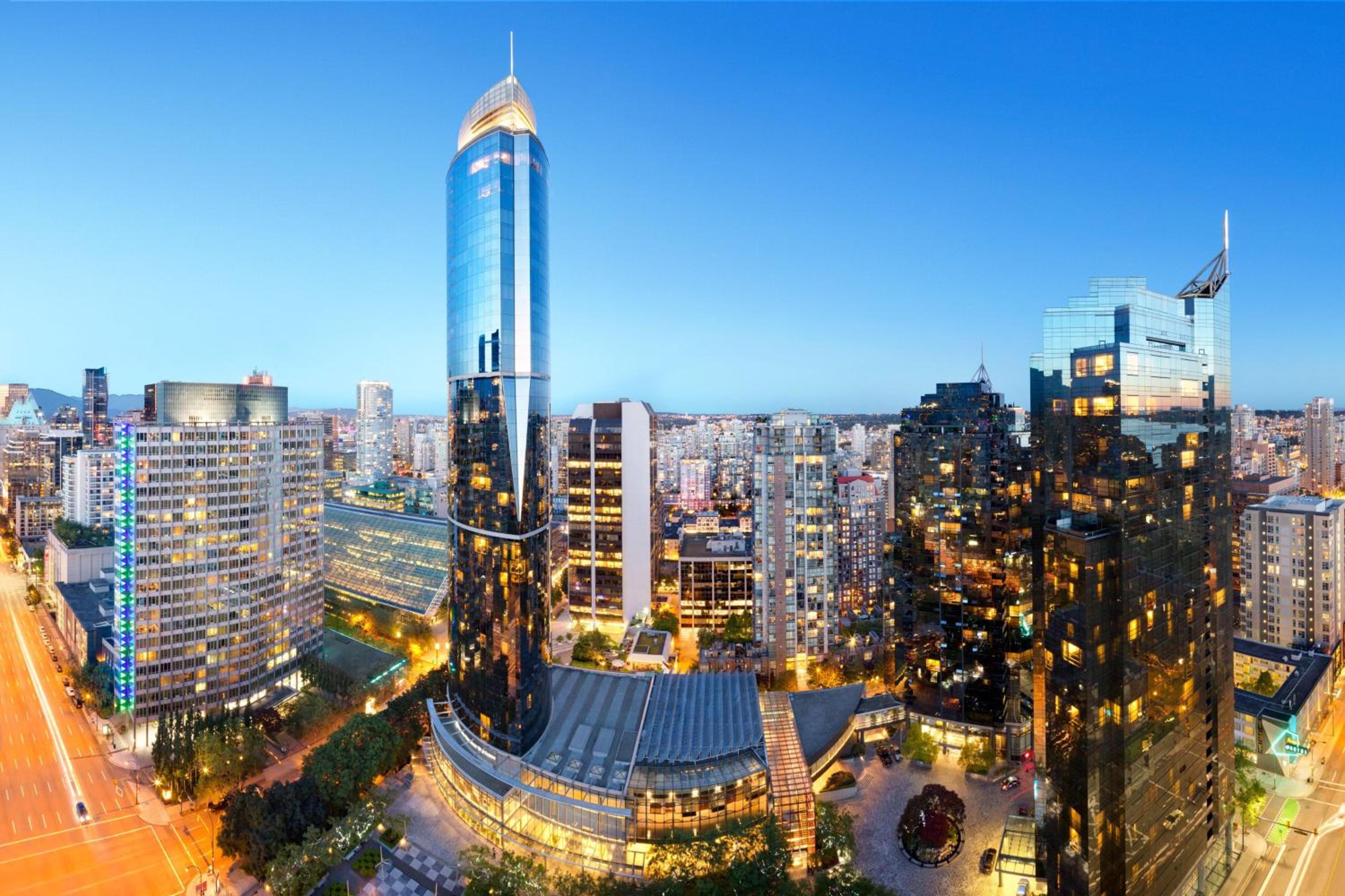 Hotel Sheraton Vancouver Wall Centre - Image 1