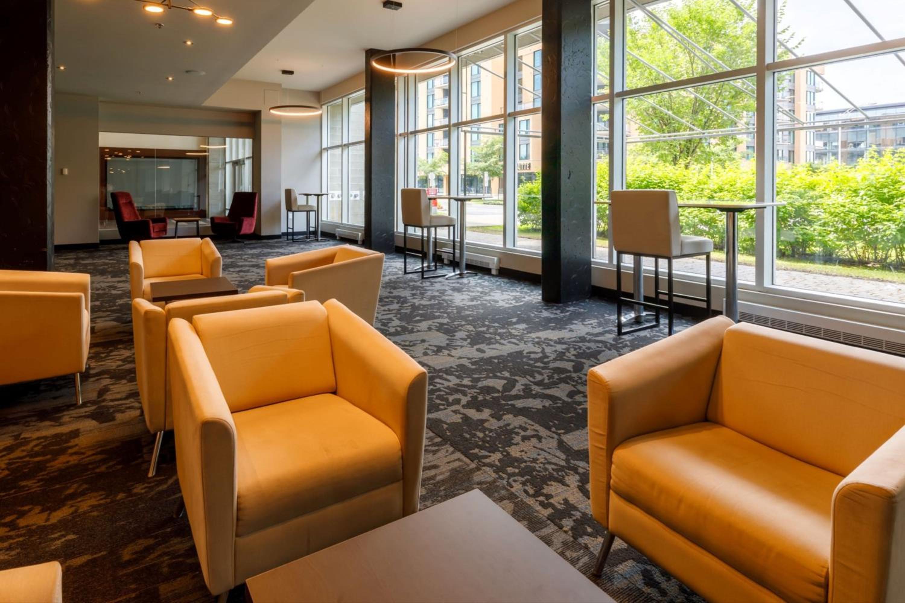 Levis Vacations - Four Points by Sheraton Levis Convention Centre - Property Image 7
