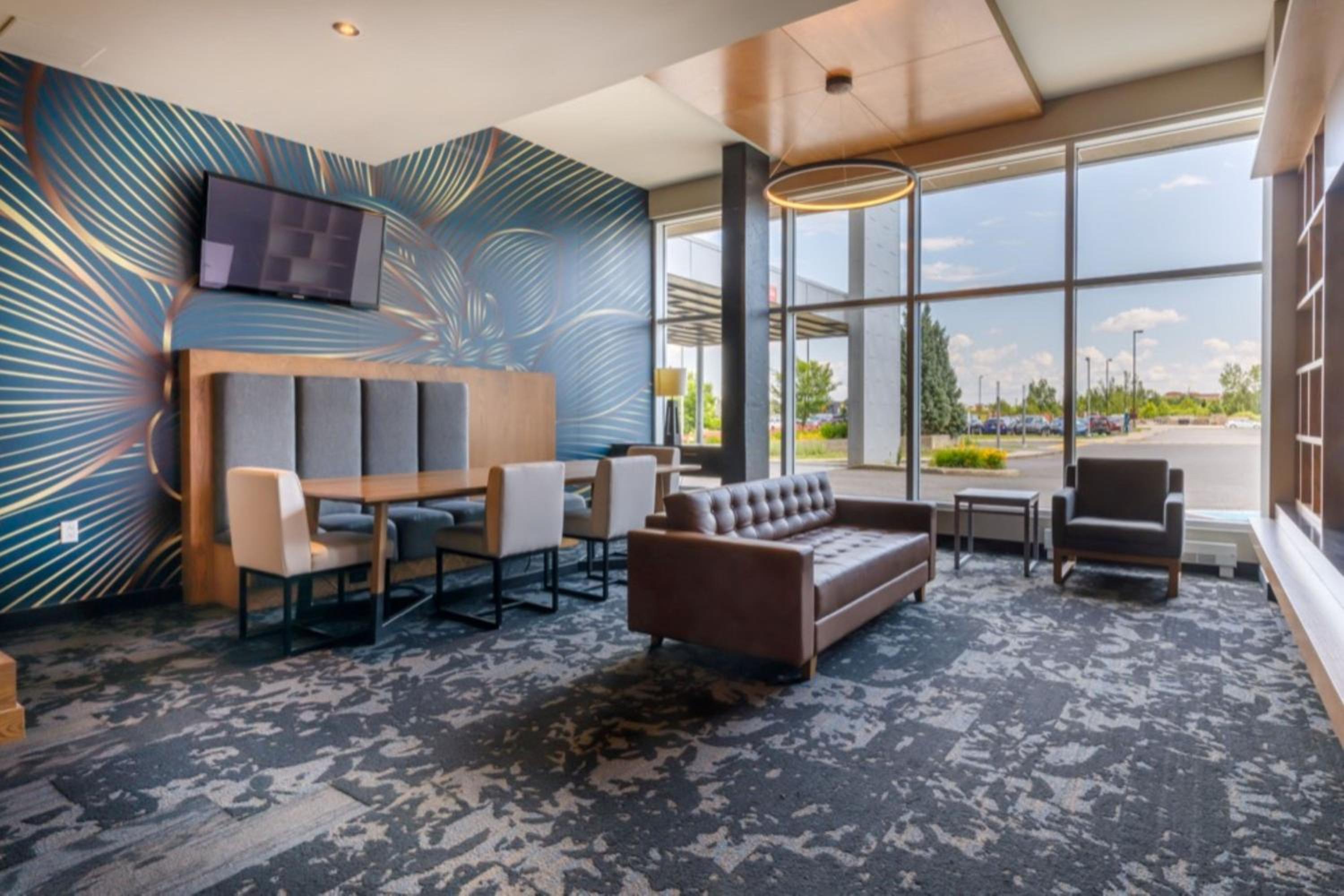 Levis Vacations - Four Points by Sheraton Levis Convention Centre - Property Image 6