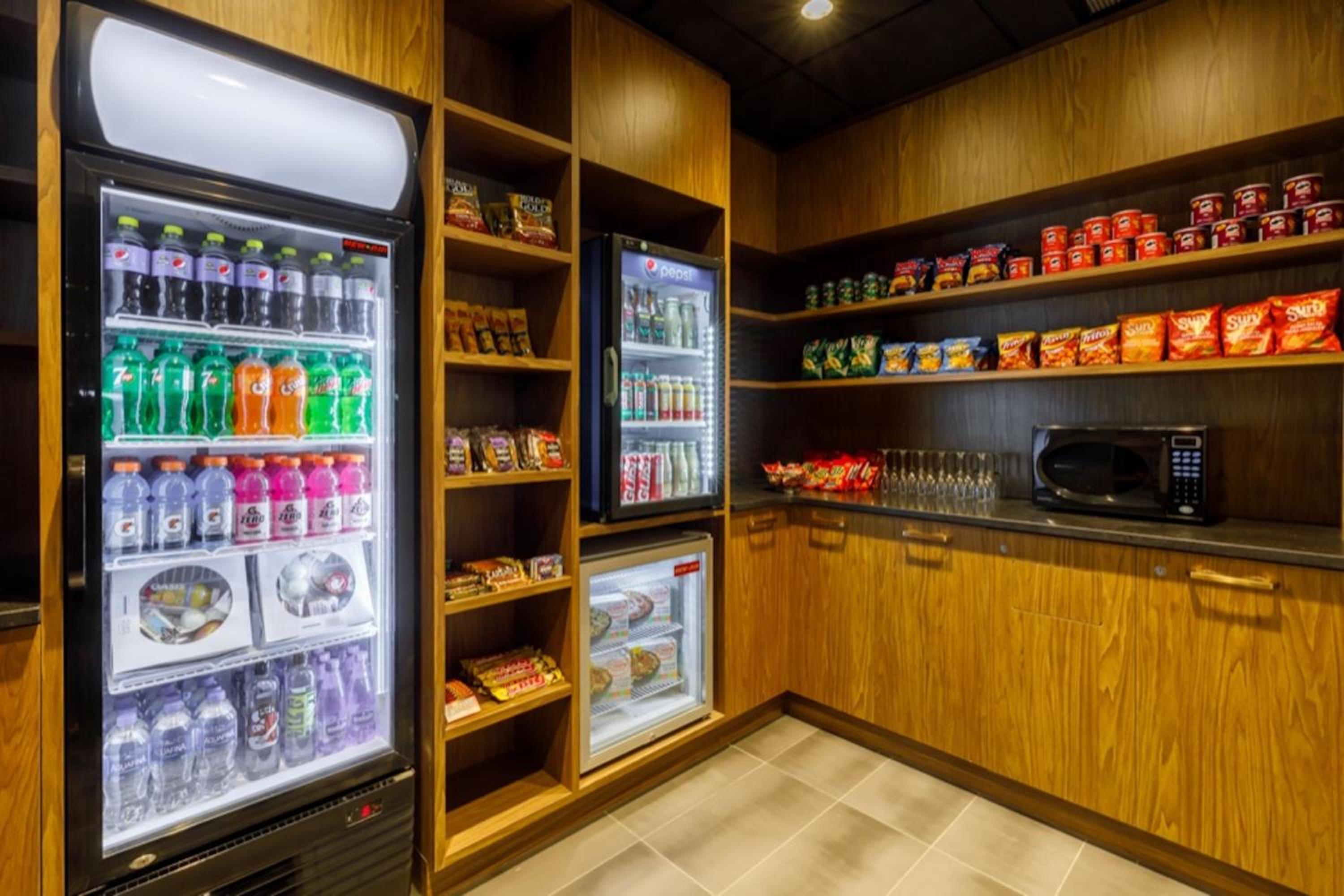 Levis Vacations - Four Points by Sheraton Levis Convention Centre - Property Image 36